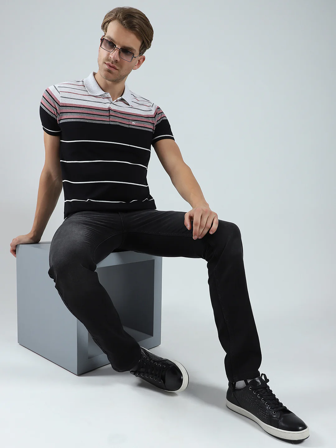 Men Black Stripe Collar Half Sleeve T-Shirt - Image 2