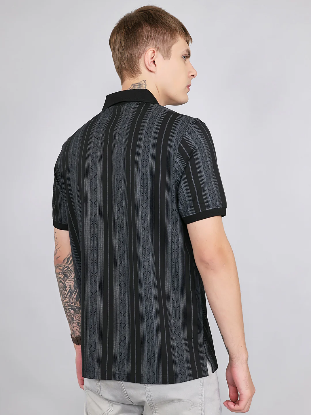 Men Black Stripe Collar Half Sleeve T-Shirt - Image 4