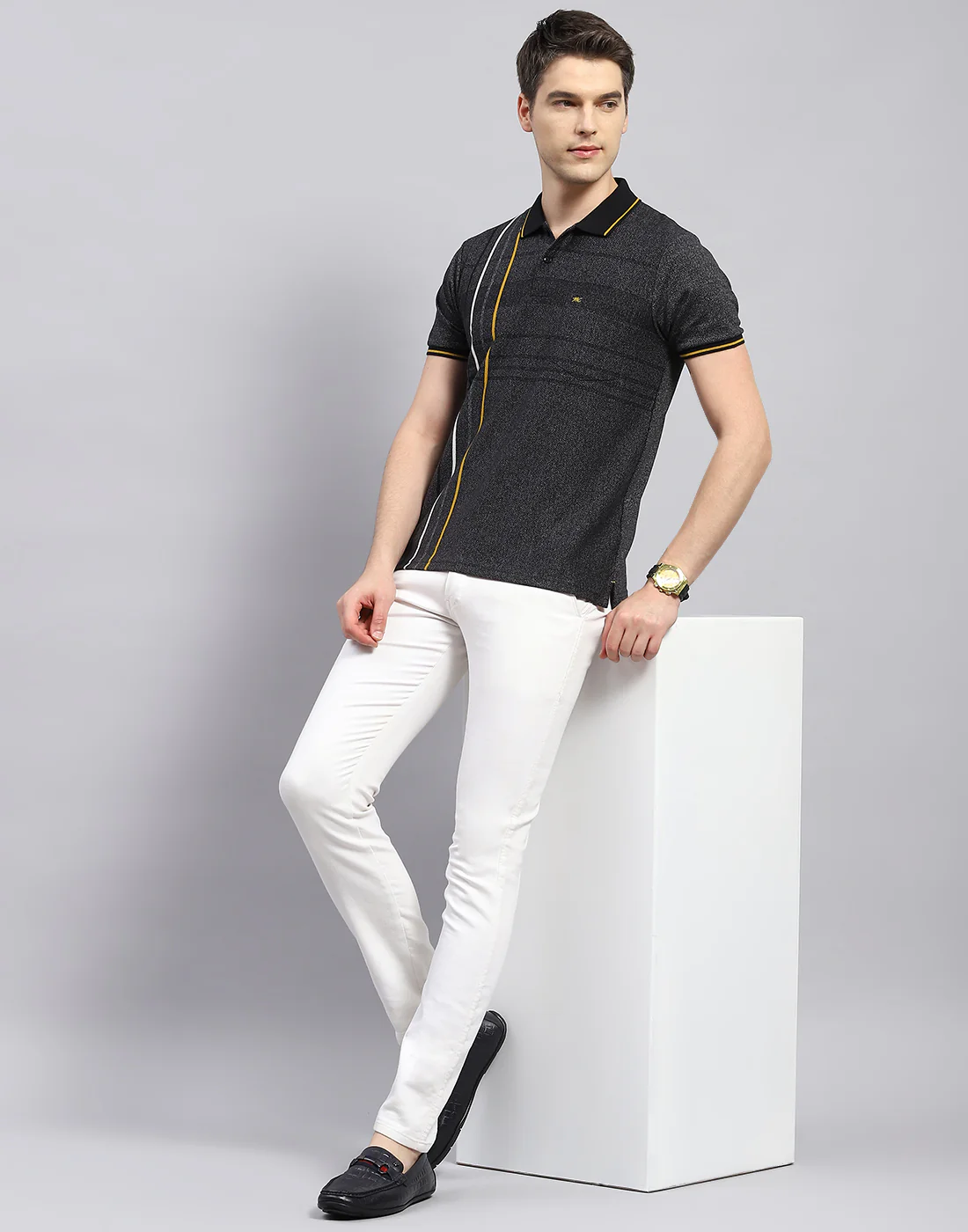 Men Black Stripe Polo Collar Half Sleeve T-Shirt - Image 2