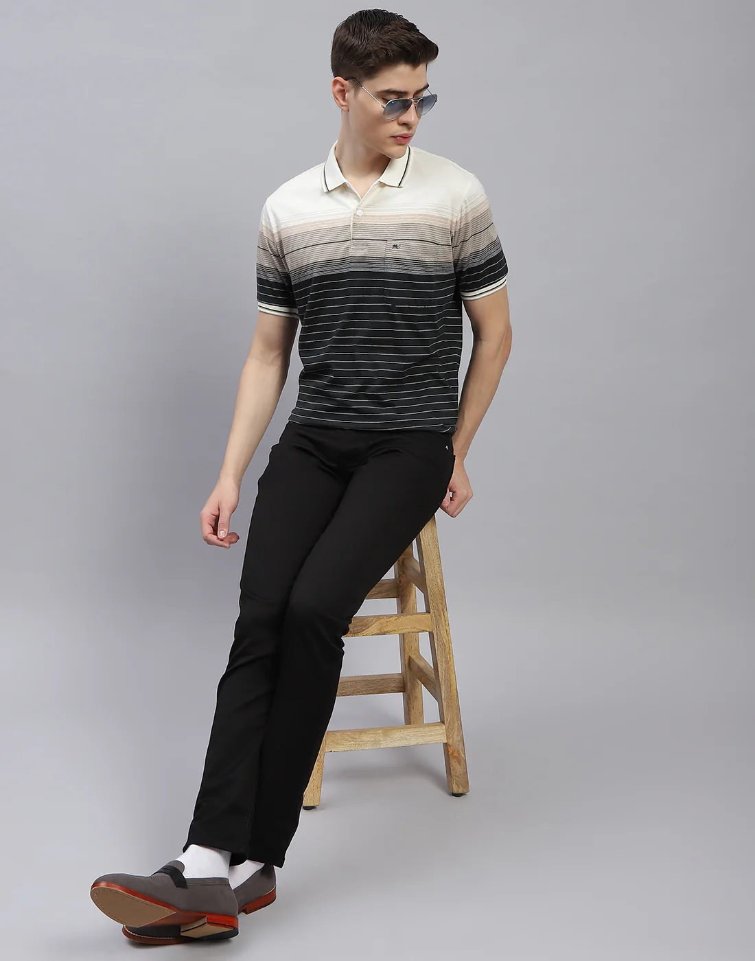 Men Black Stripe Polo Collar Half Sleeve T-Shirt - Image 2