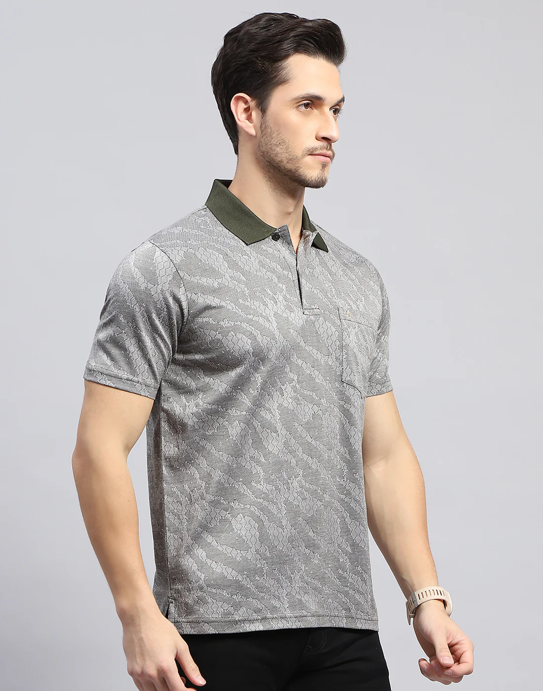 Men Black Stripe Polo Collar Half Sleeve T-Shirt - Image 4