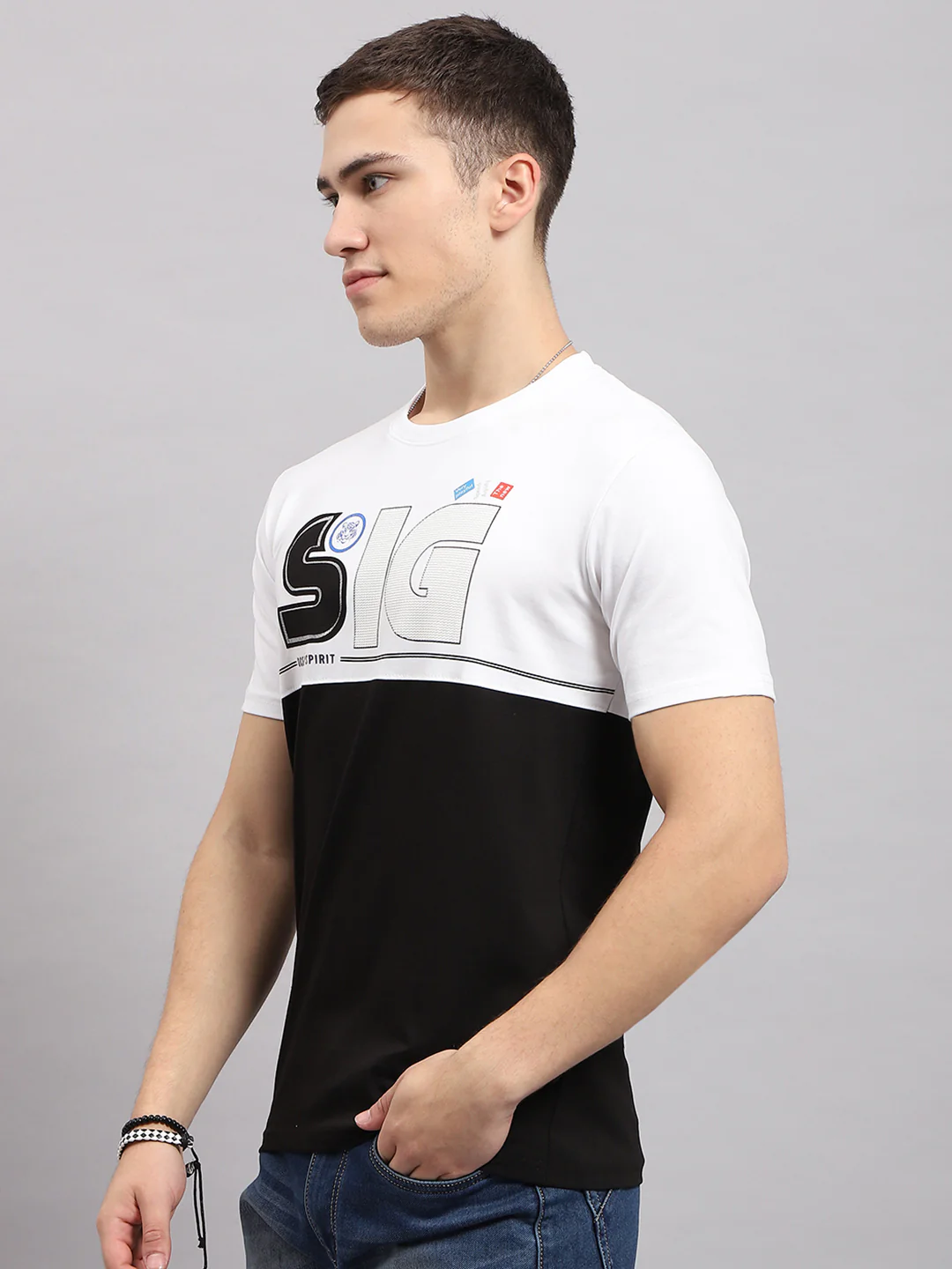 Men Black & White Printed Round Neck Half Sleeve T-Shirt - Image 3