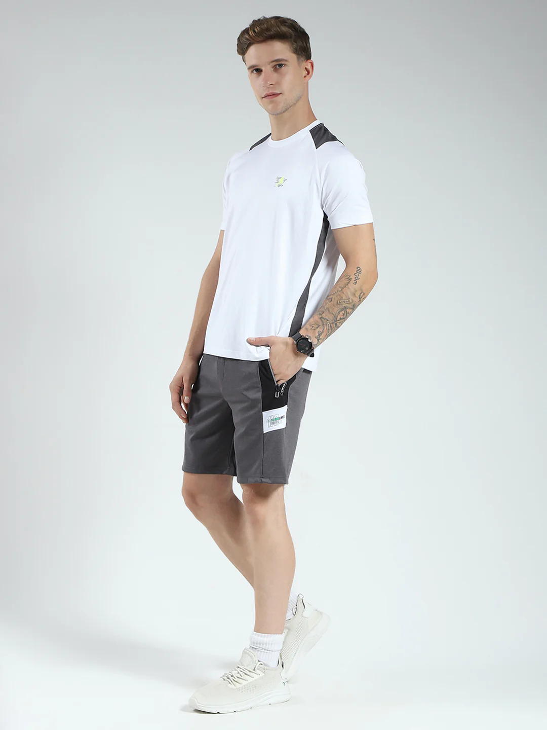 Men Black & White Solid Round Neck Half Sleeve Bermuda Set - Image 3