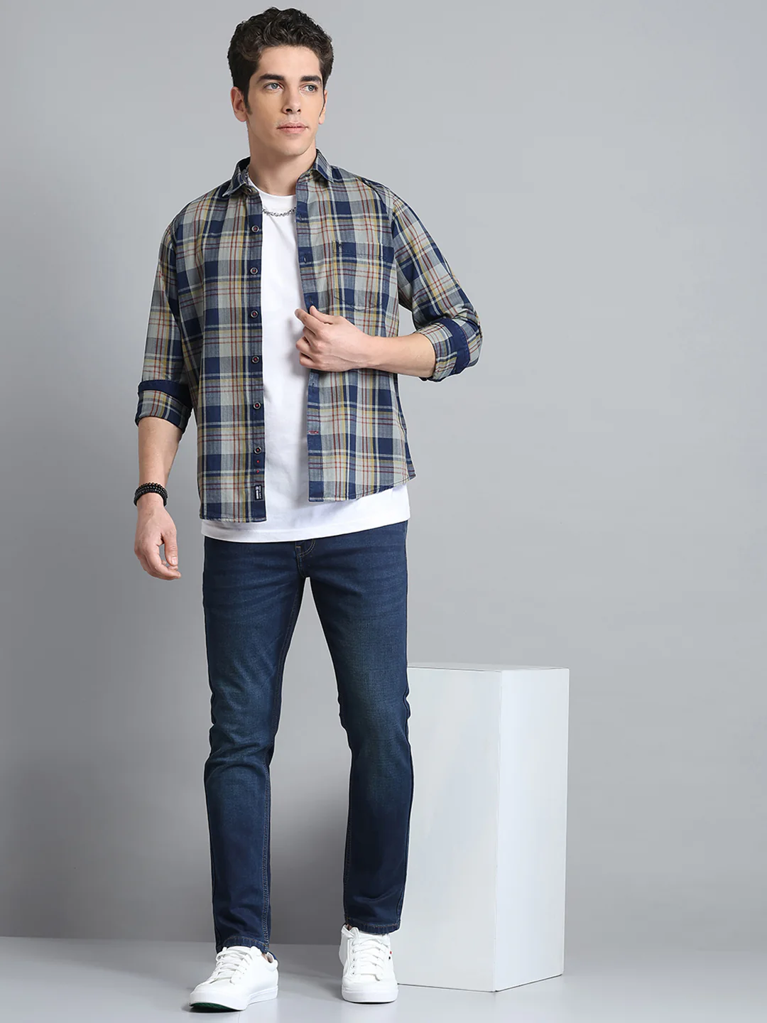 Men Blue Check Collar Full Sleeve Shirt - Image 2
