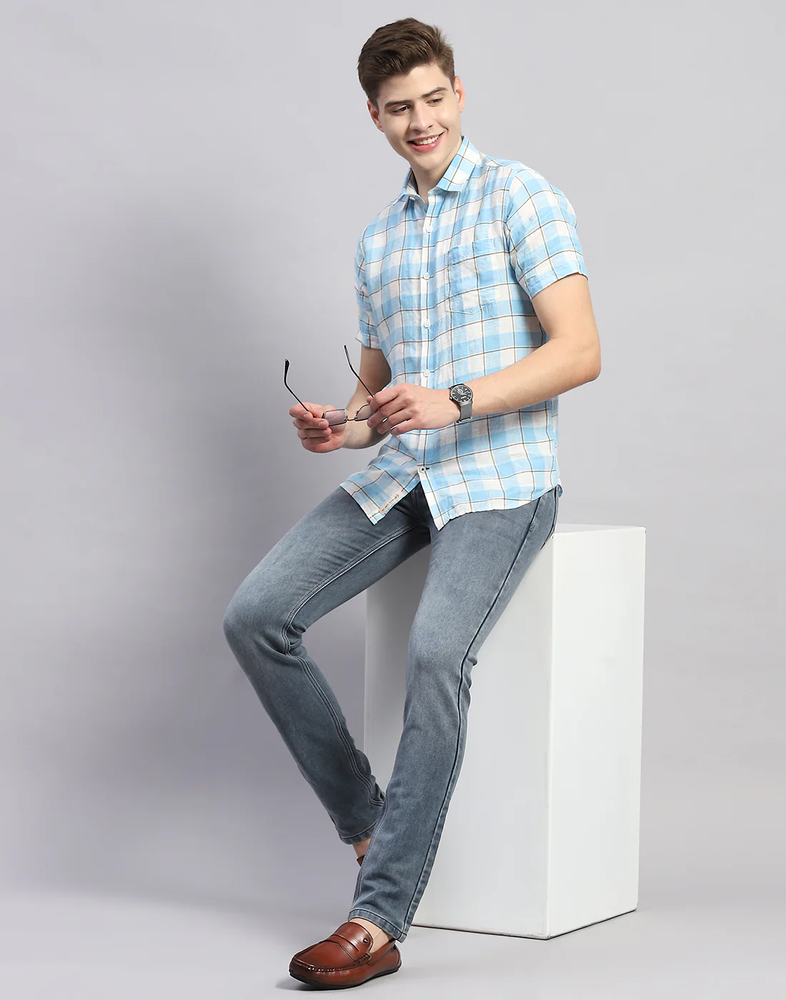 Men Blue Check Collar Half Sleeve Linen Shirt - Image 2