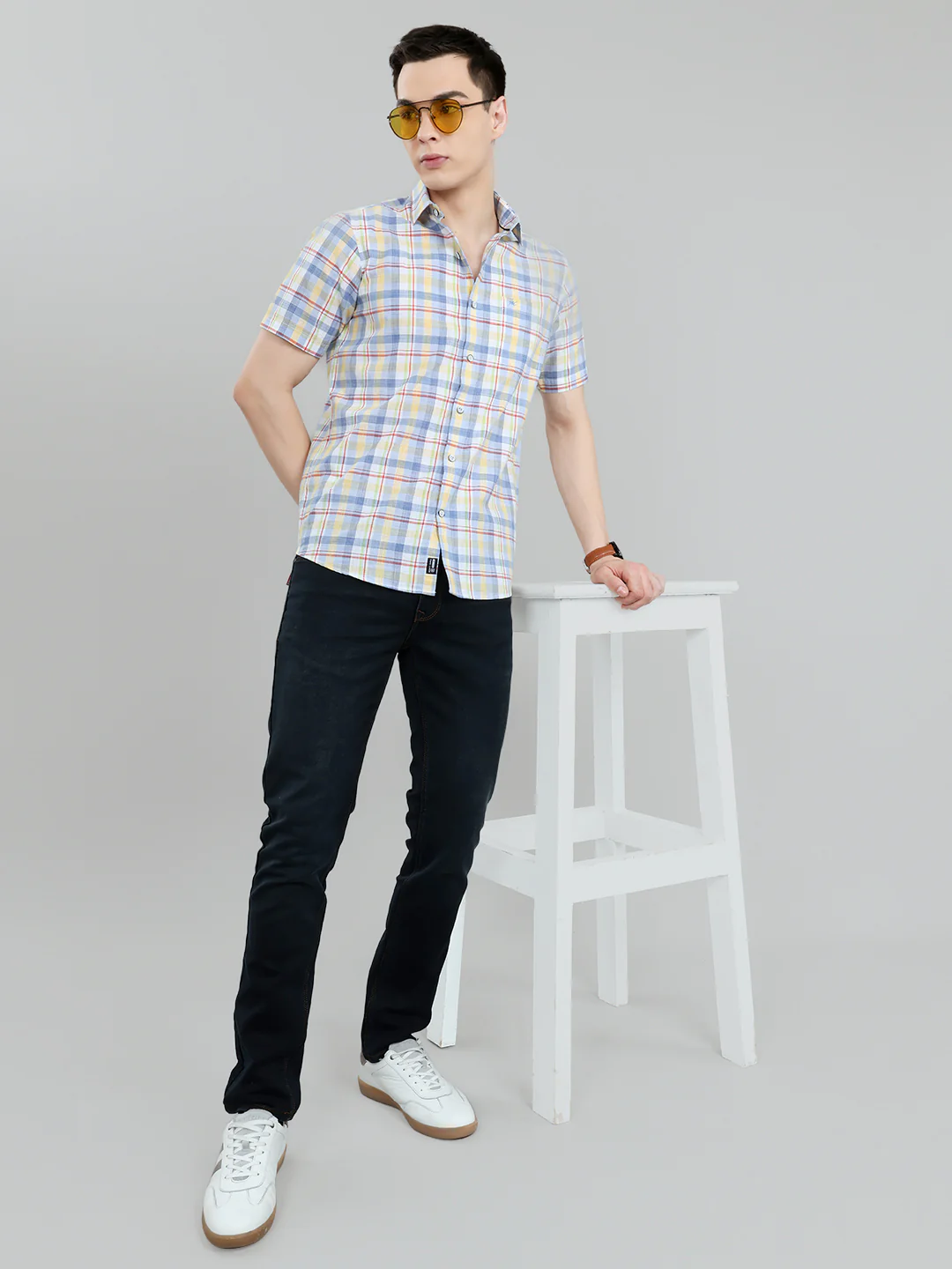 Men Blue Check Collar Half Sleeve Shirt - Image 2