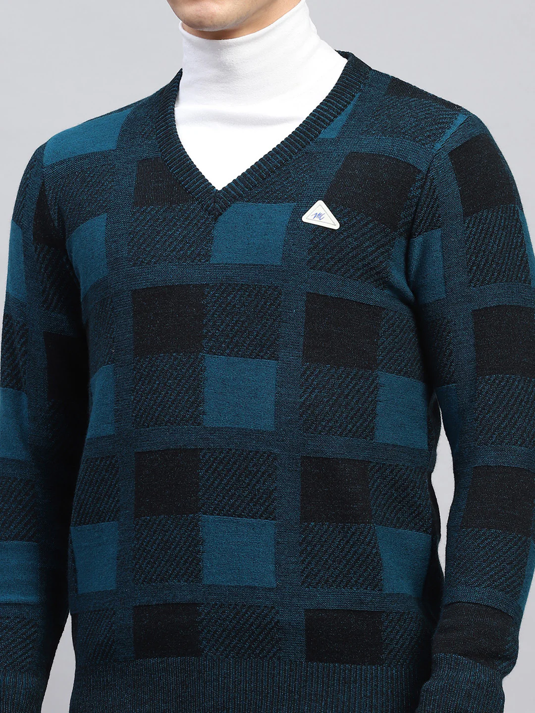 Men Blue Check V Neck Full Sleeve Pullover - Image 6