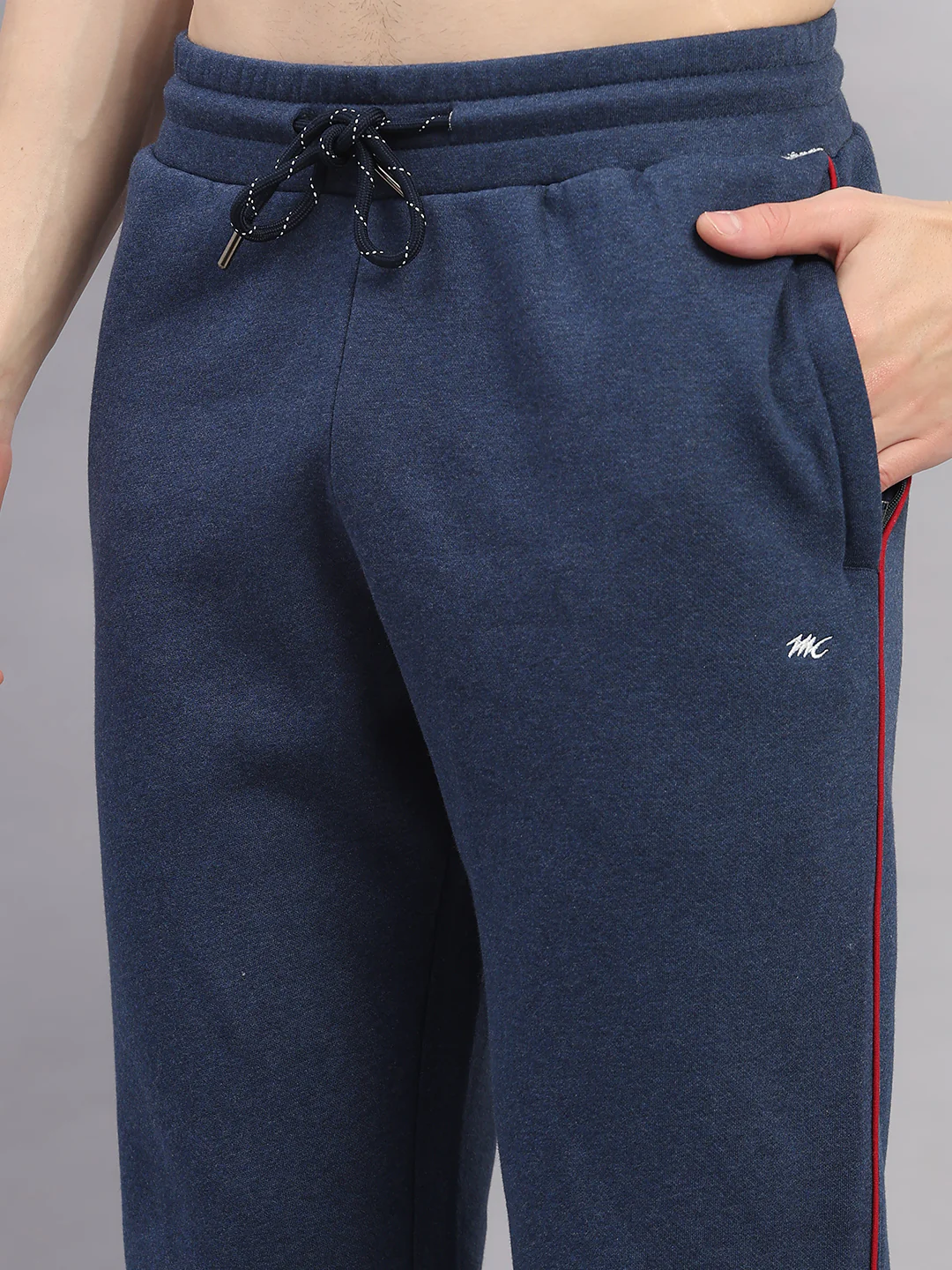 Men Blue Colourblocked Stand Collar Full Sleeve Winter Tracksuit - Image 9