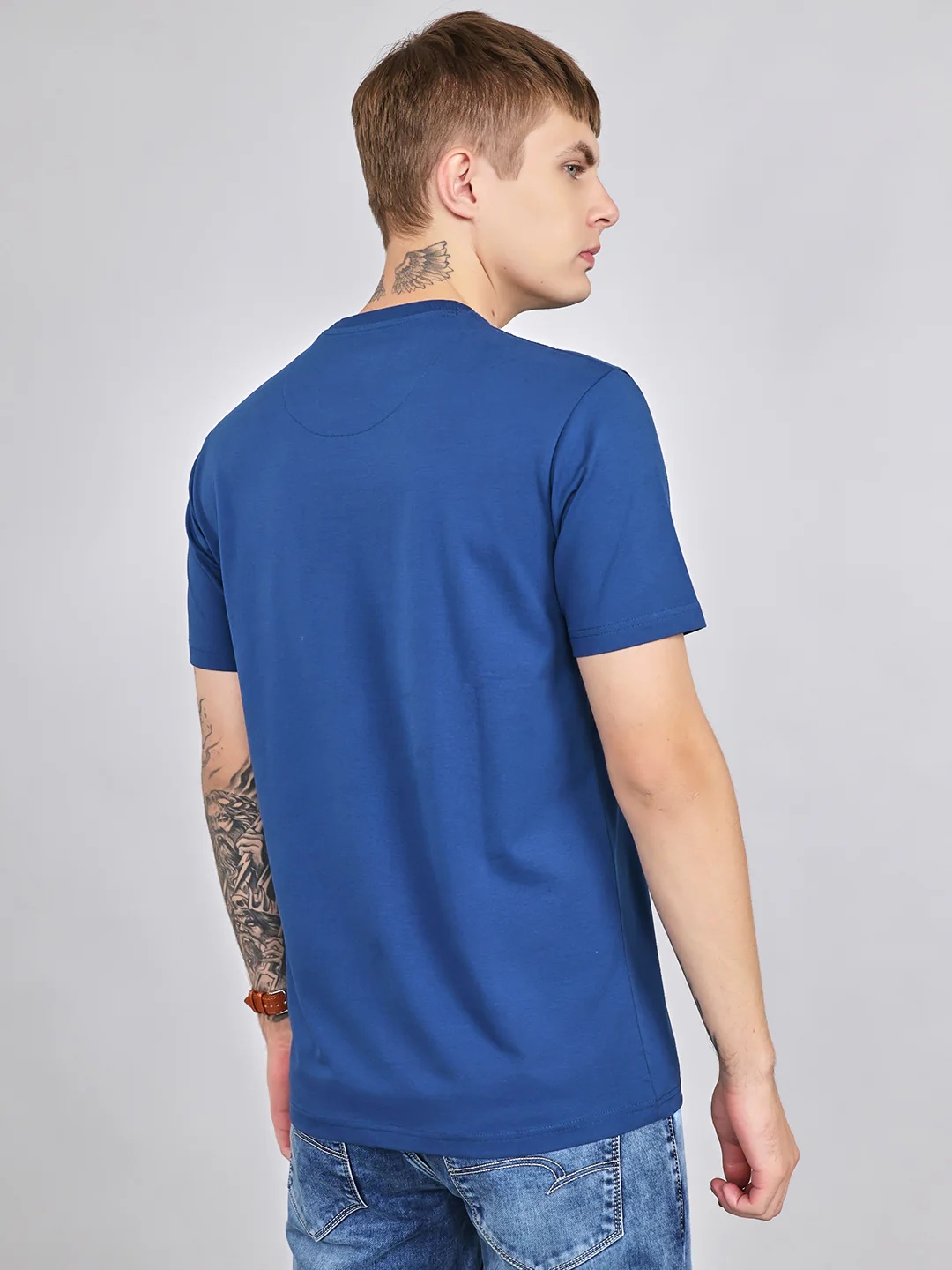 Men Blue Plain Round Neck Half Sleeve T-Shirt - Image 4