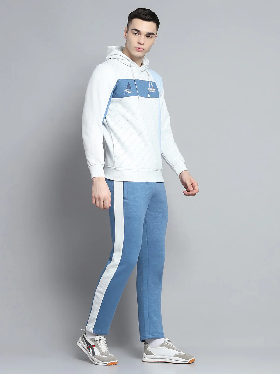 Men Blue Printed Hooded Full Sleeve Winter Tracksuit - Image 4