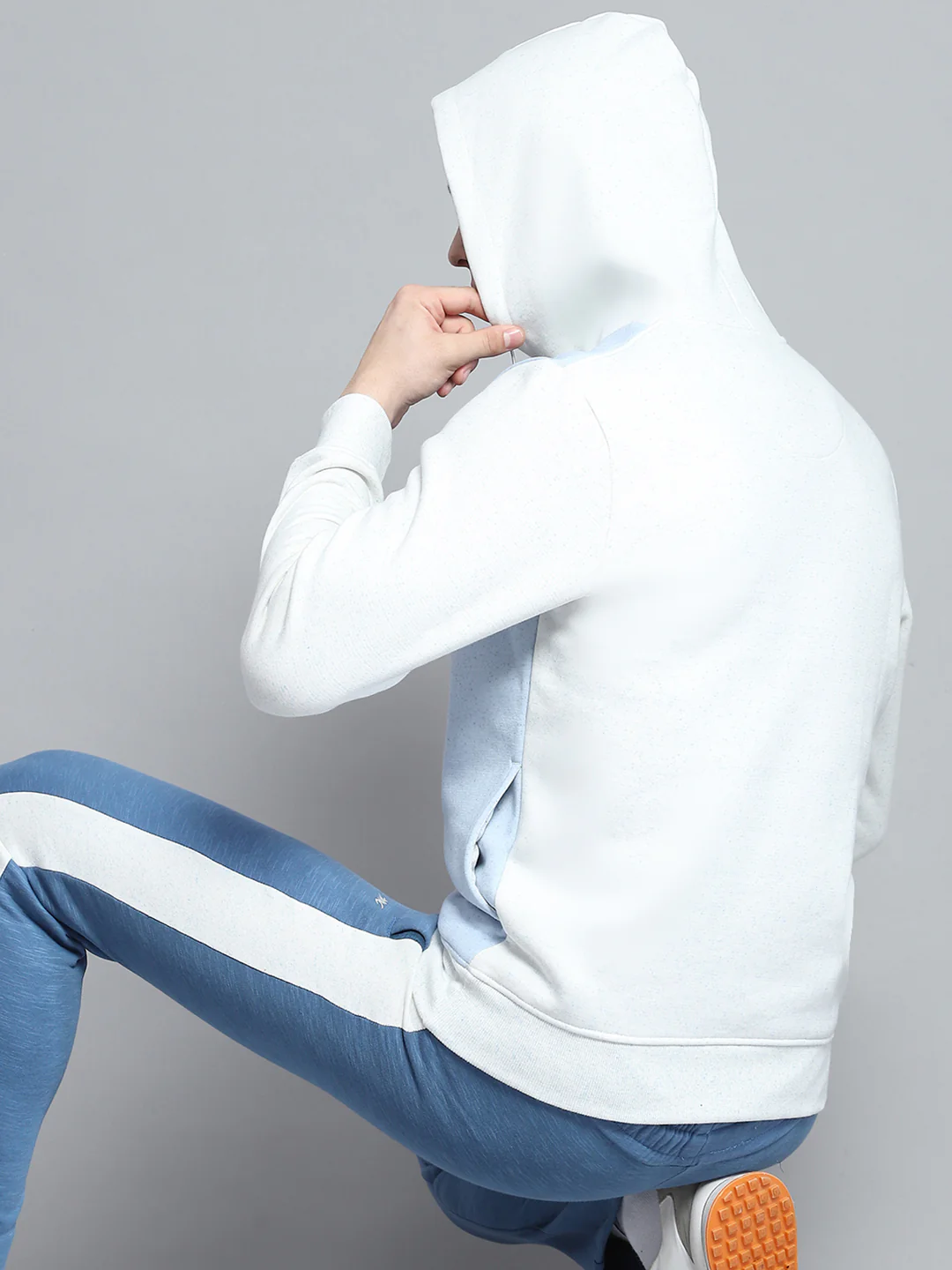 Men Blue Printed Hooded Full Sleeve Winter Tracksuit - Image 6
