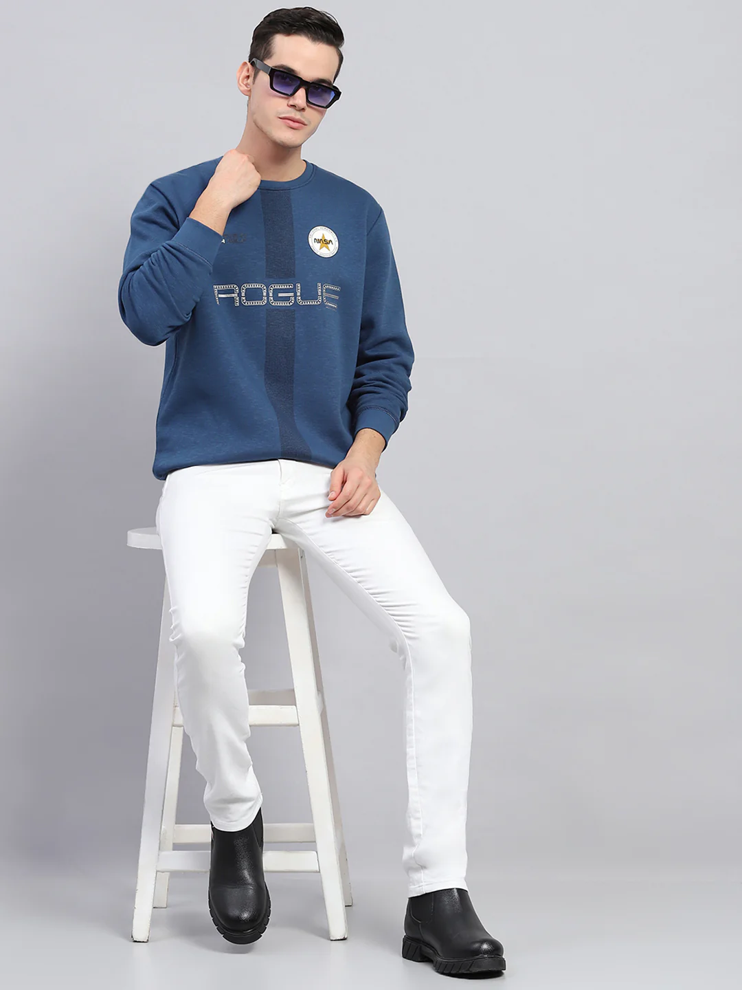 Men Blue Printed Round Neck Full Sleeve Sweatshirt - Image 2