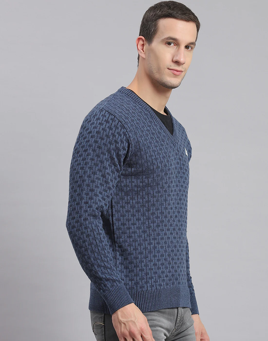 Men Blue Self Design V Neck Full Sleeve Sweater - Image 4