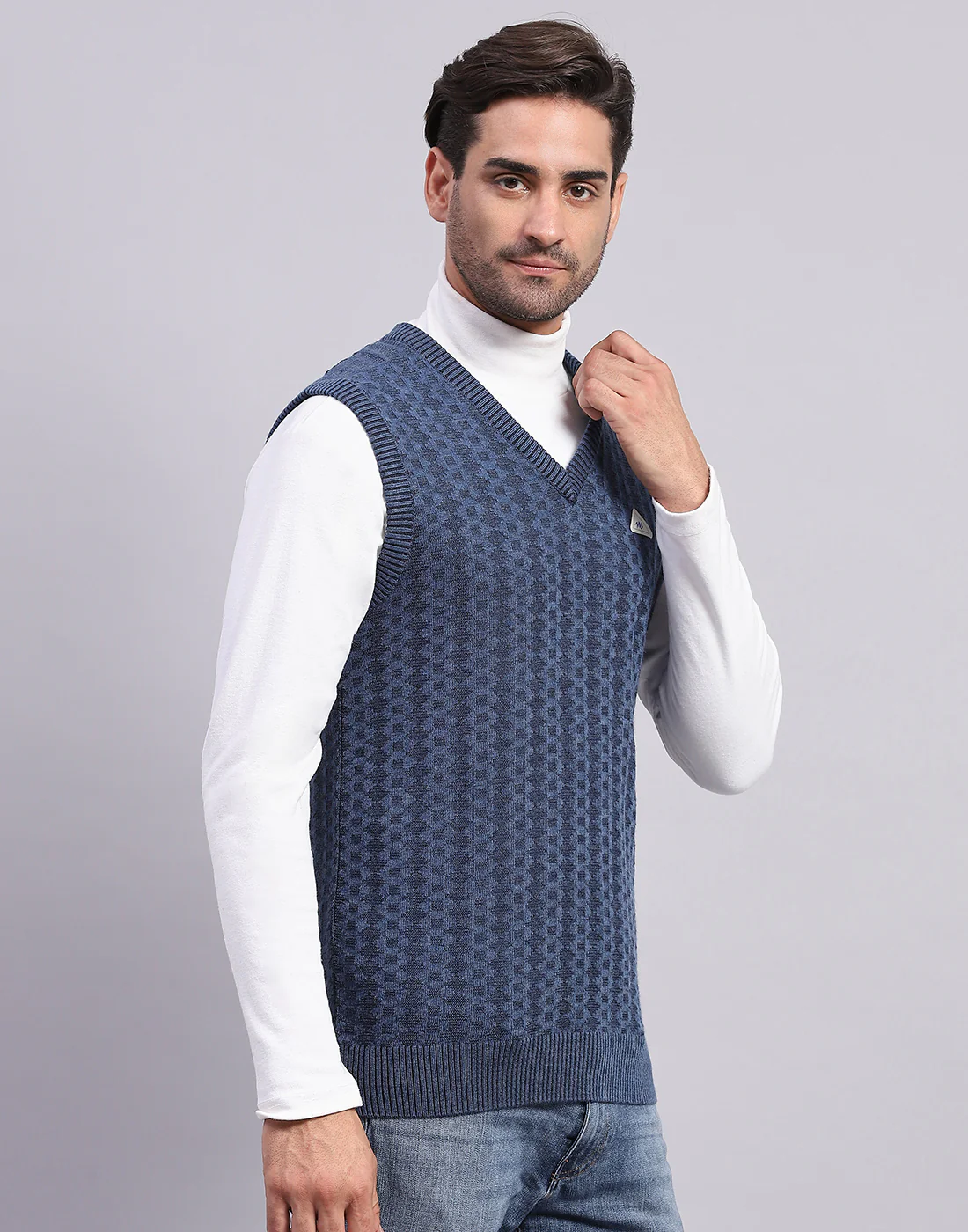 Men Blue Self Design V Neck Sleeveless Sweater - Image 4