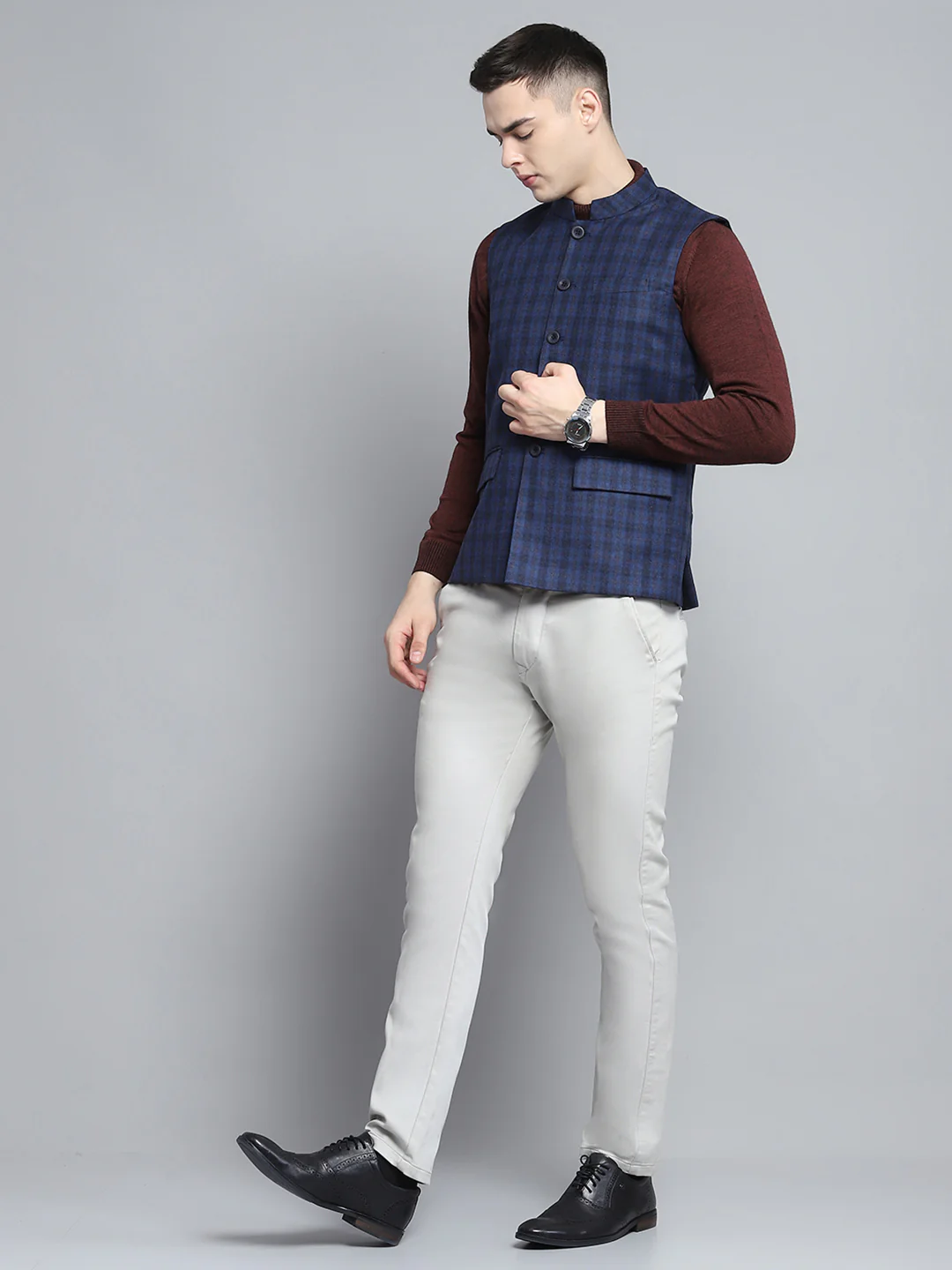 Men Blue Solid Band Collar Sleeveless Jacket - Image 2