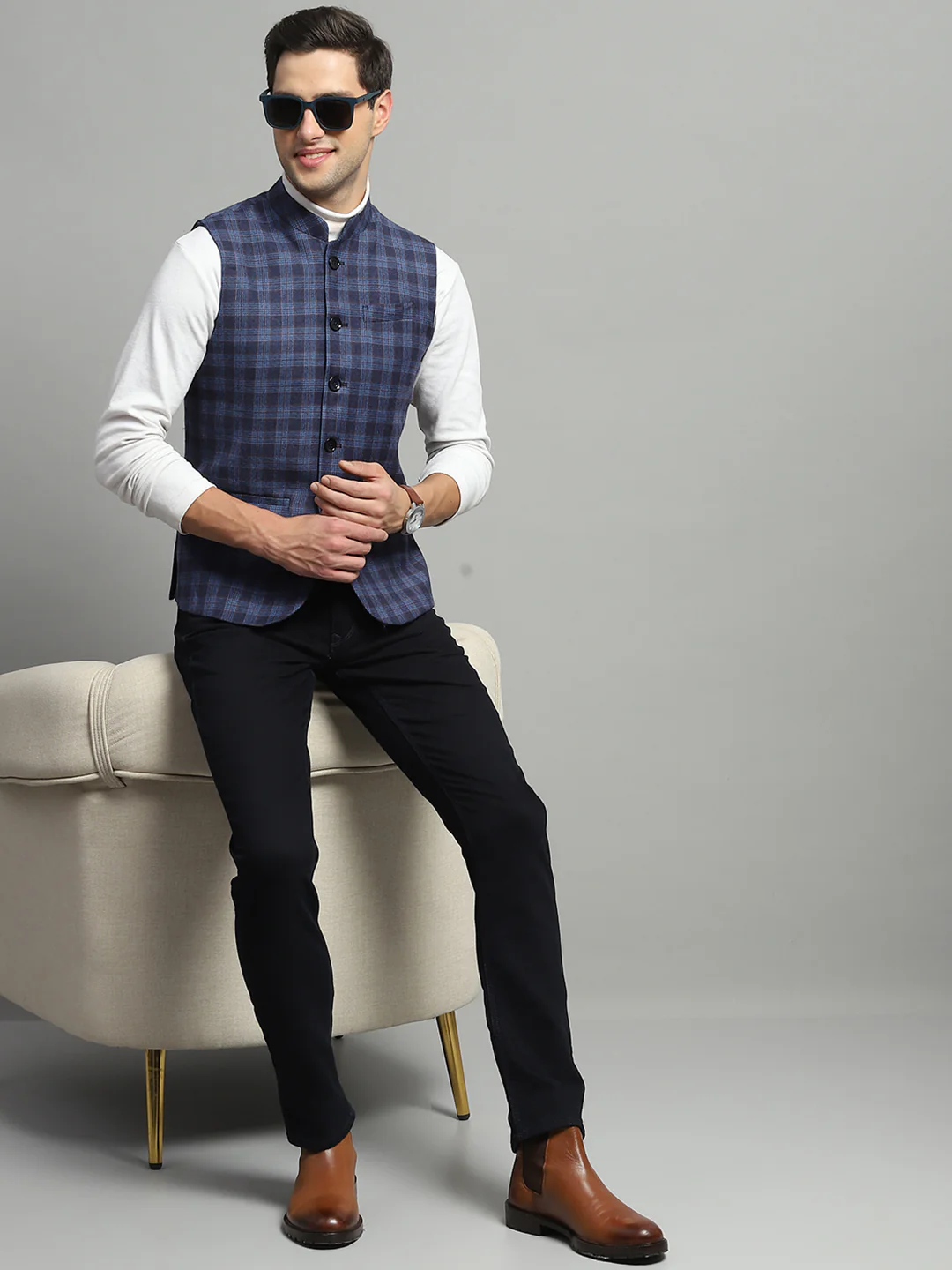 Luxuria Men Blue Solid Band Collar Sleeveless Nehru Jacket - Image 2