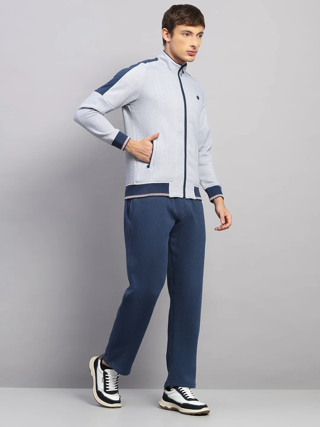 Men Blue Solid Collar Full Sleeve Winter Tracksuit - Image 4