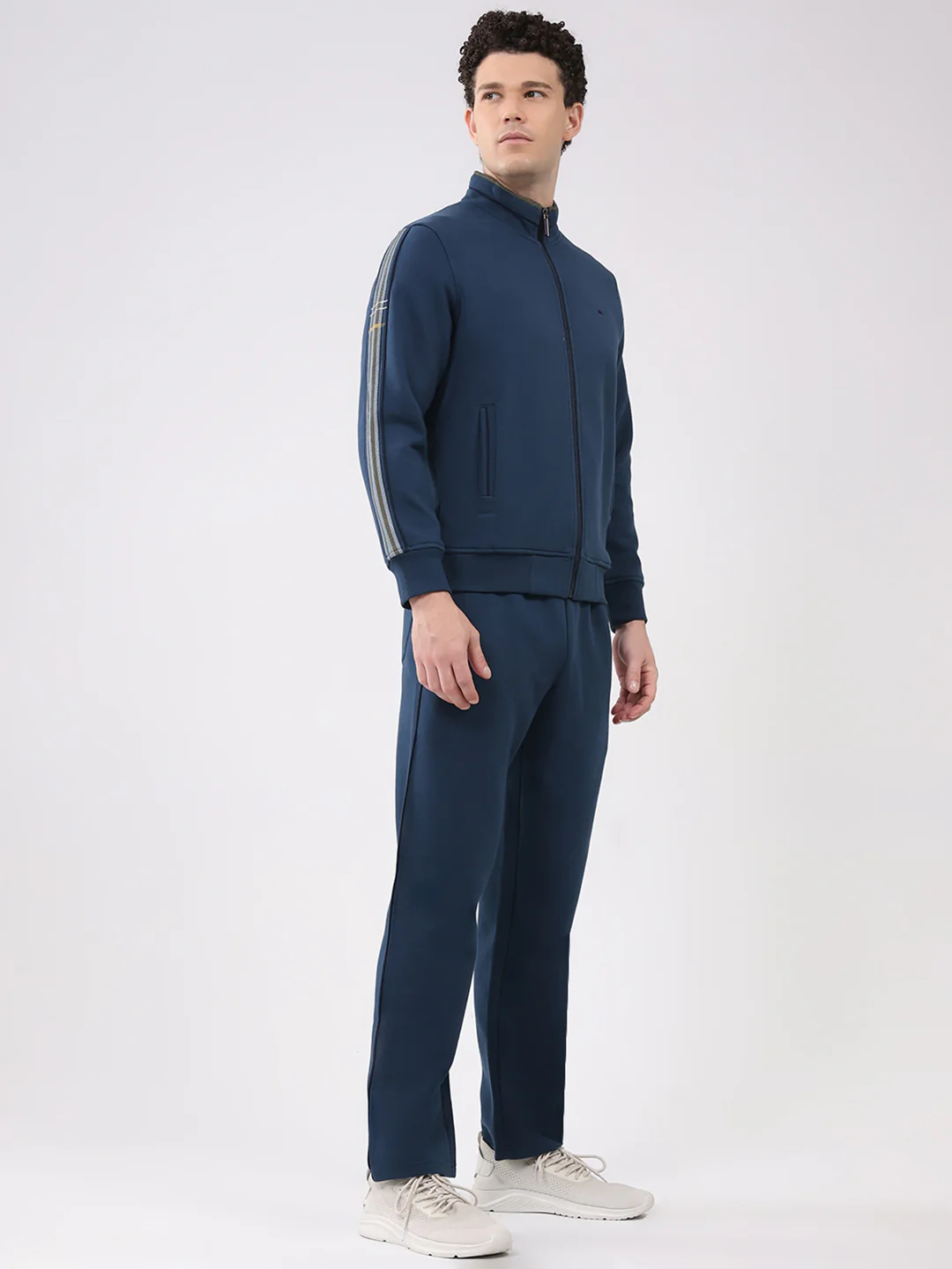 Men Blue Solid Collar Full Sleeve Winter Tracksuit - Image 4