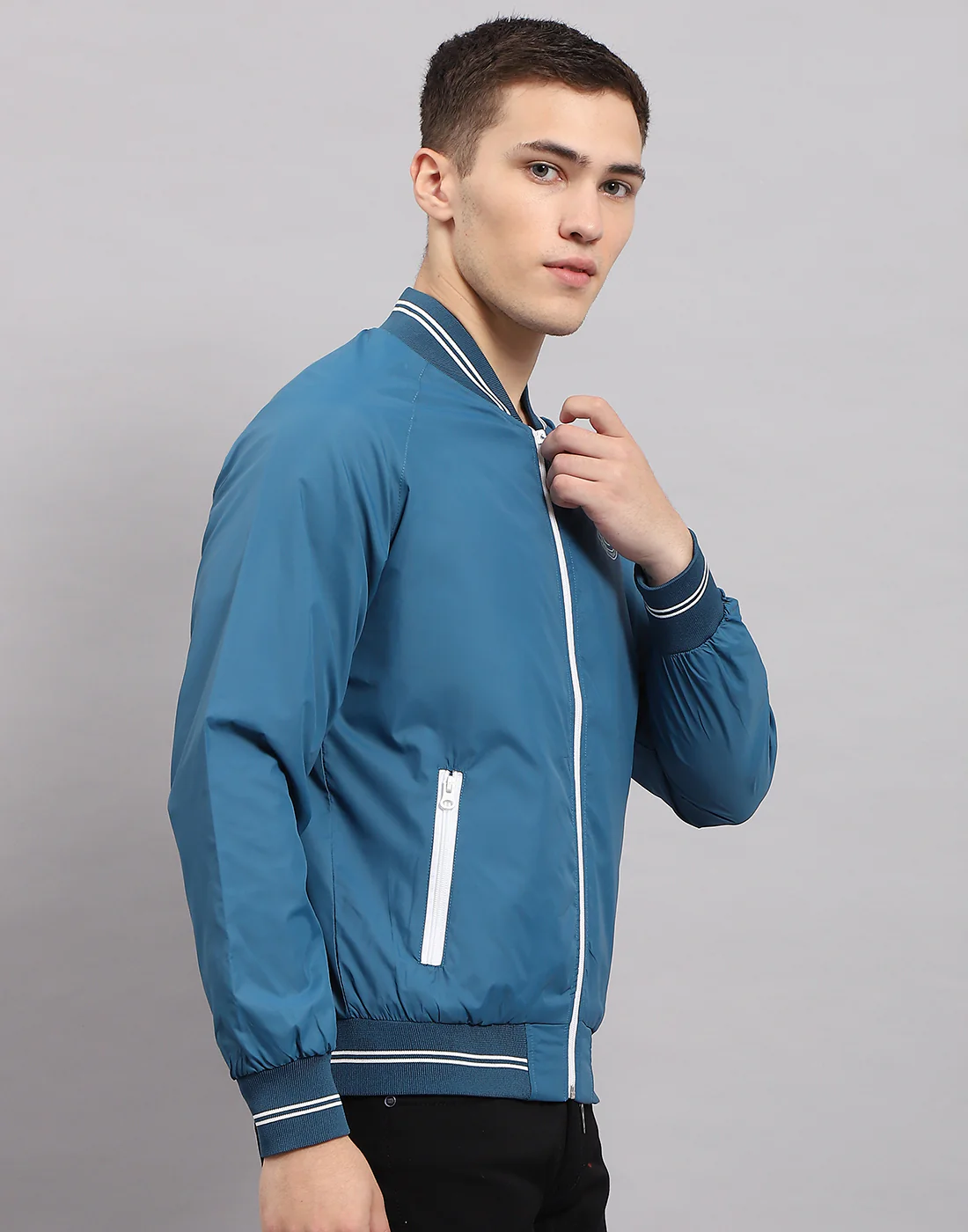 Men Blue Solid Mock Neck Full Sleeve Jacket - Image 4