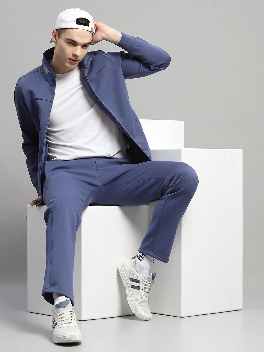Men Blue Solid Mock Neck Full Sleeve Winter Tracksuit - Image 2