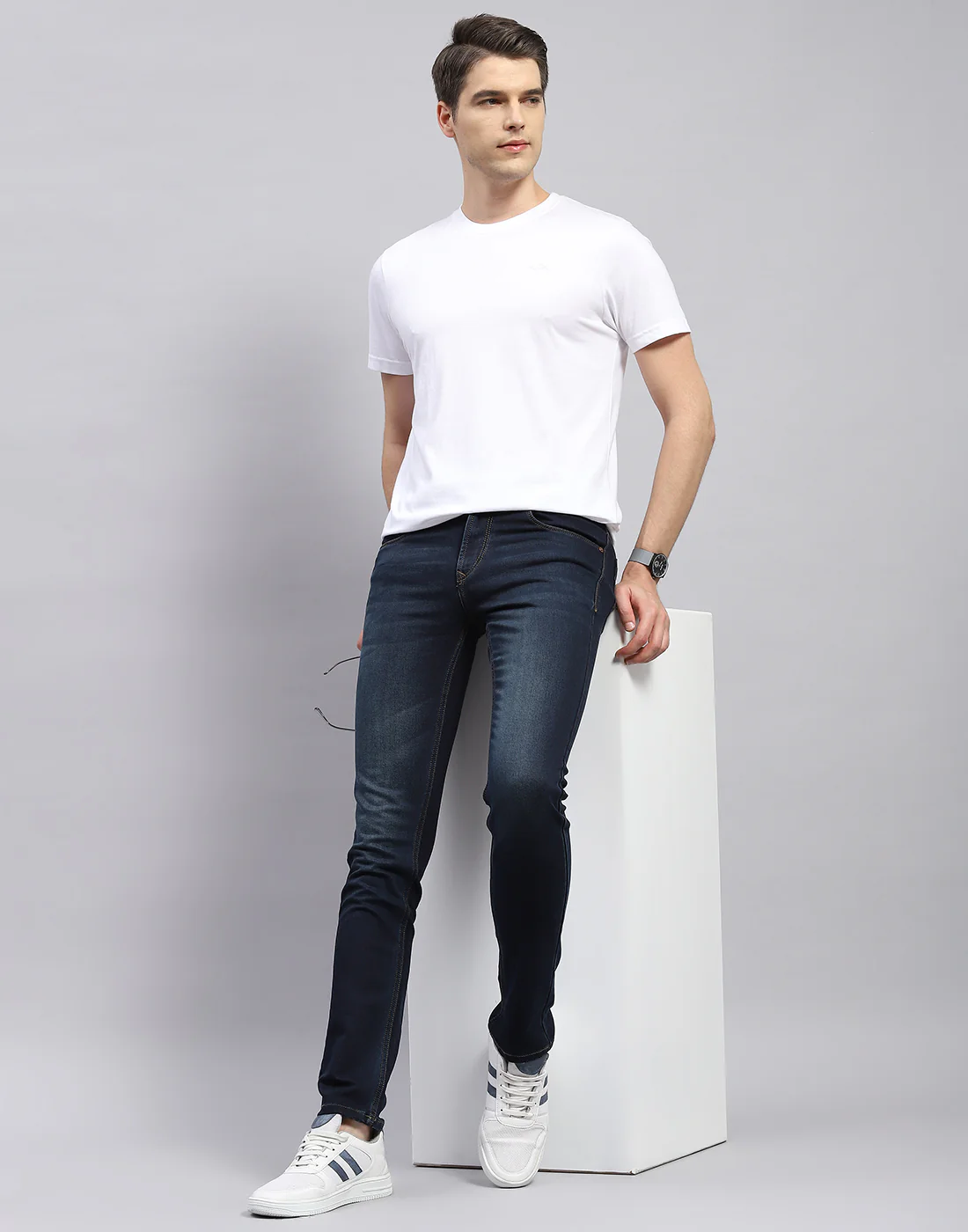 Men Blue Solid Narrow Fit Denim - Image 2