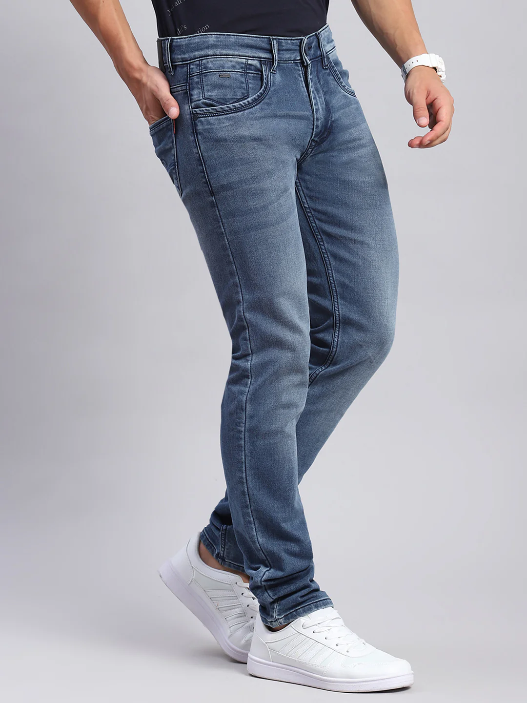 Men Blue Solid Regular Fit Denims - Image 4