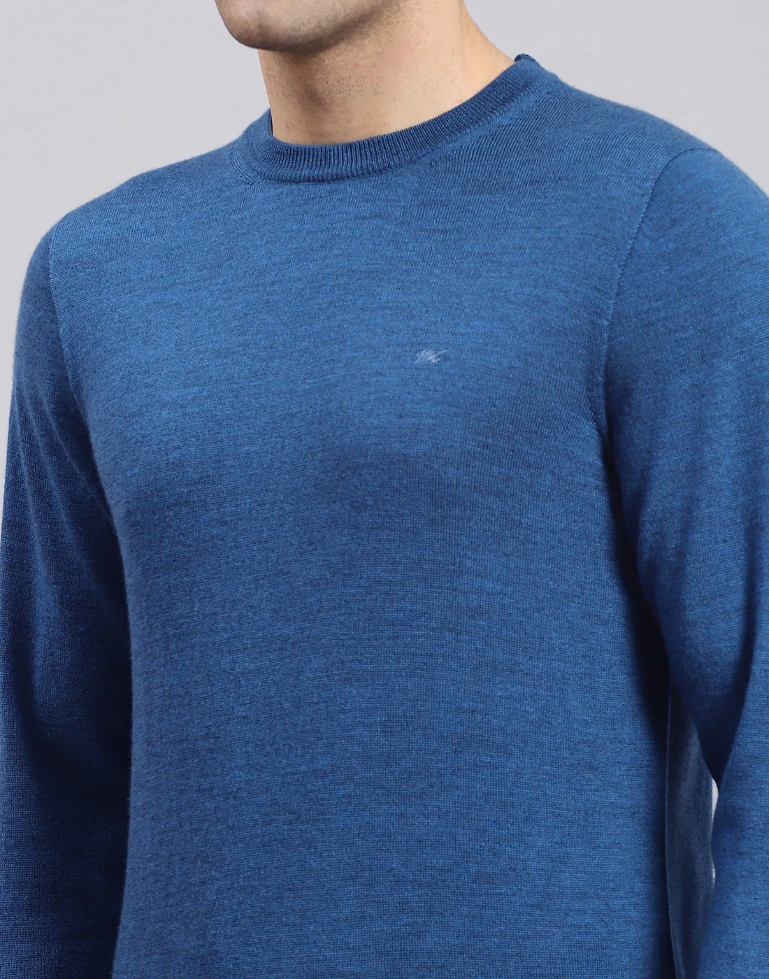 Men Blue Solid Round Neck Full Sleeve Sweater - Image 7