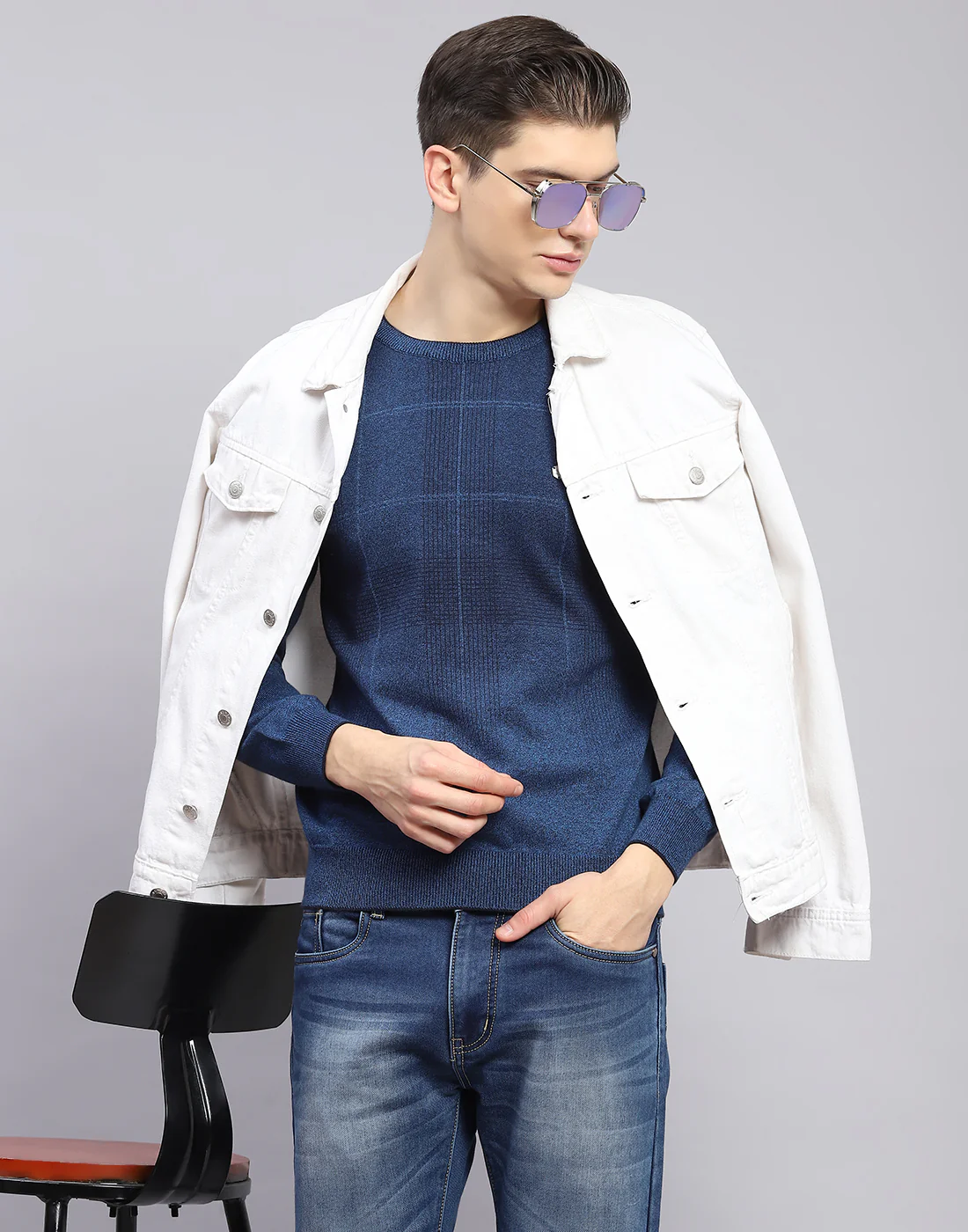 Men Blue Solid Round Neck Full Sleeve Sweater - Image 2