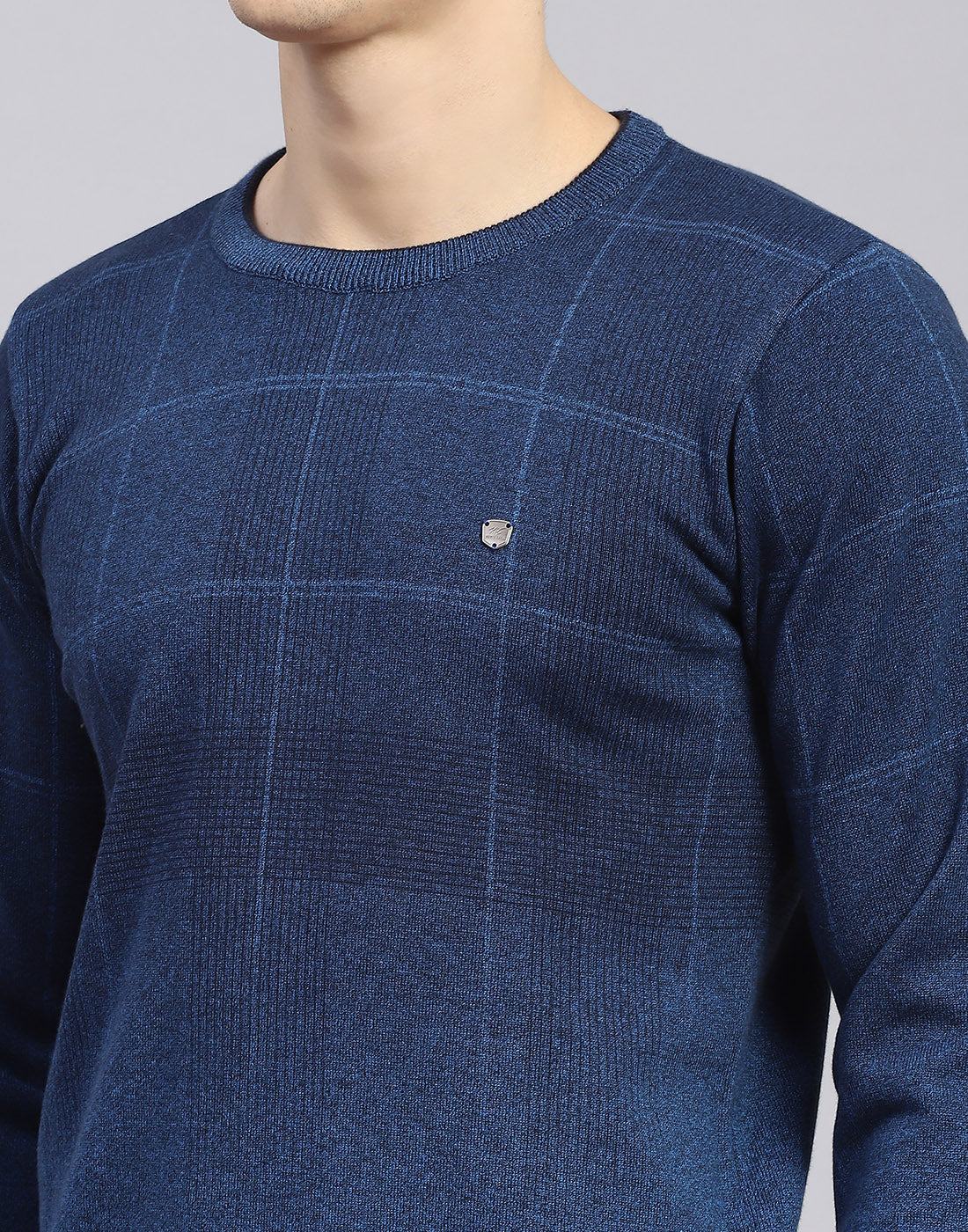 Men Blue Solid Round Neck Full Sleeve Sweater - Image 8