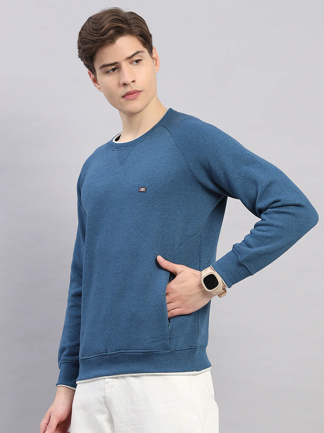 Men Blue Solid Round Neck Full Sleeve Sweatshirt - Image 3