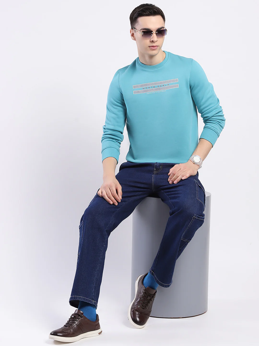 Men Blue Solid Round Neck Full Sleeve Sweatshirt - Image 2