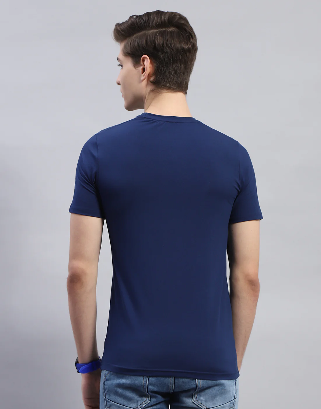 Men Blue Solid Round Neck Half Sleeve T-Shirt - Image 5