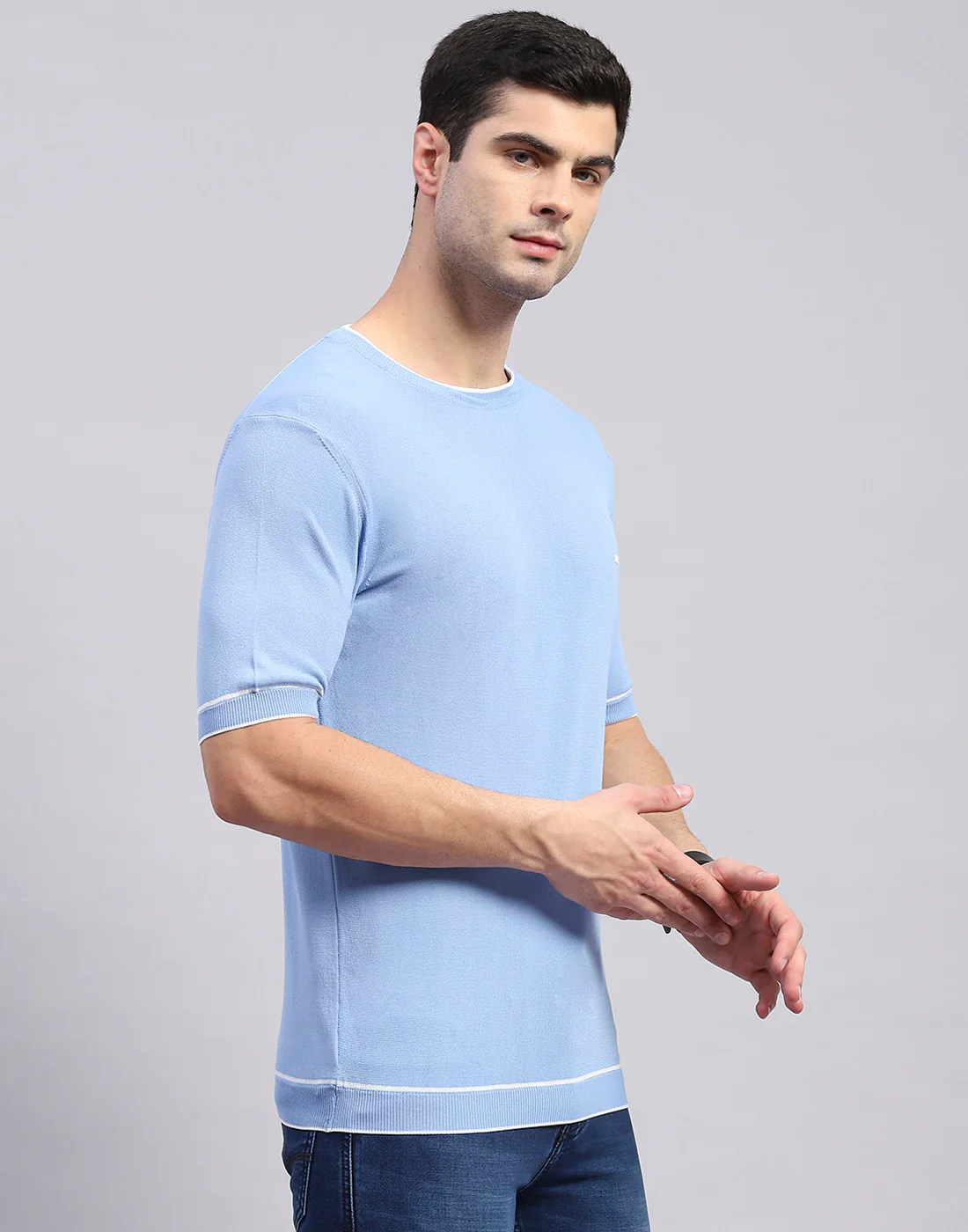 Men Blue Solid Round Neck Half Sleeve T-Shirt - Image 4