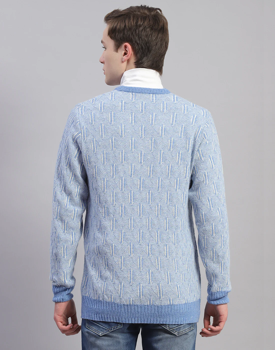 Men Blue Solid V Neck Full Sleeve Pullover - Image 5