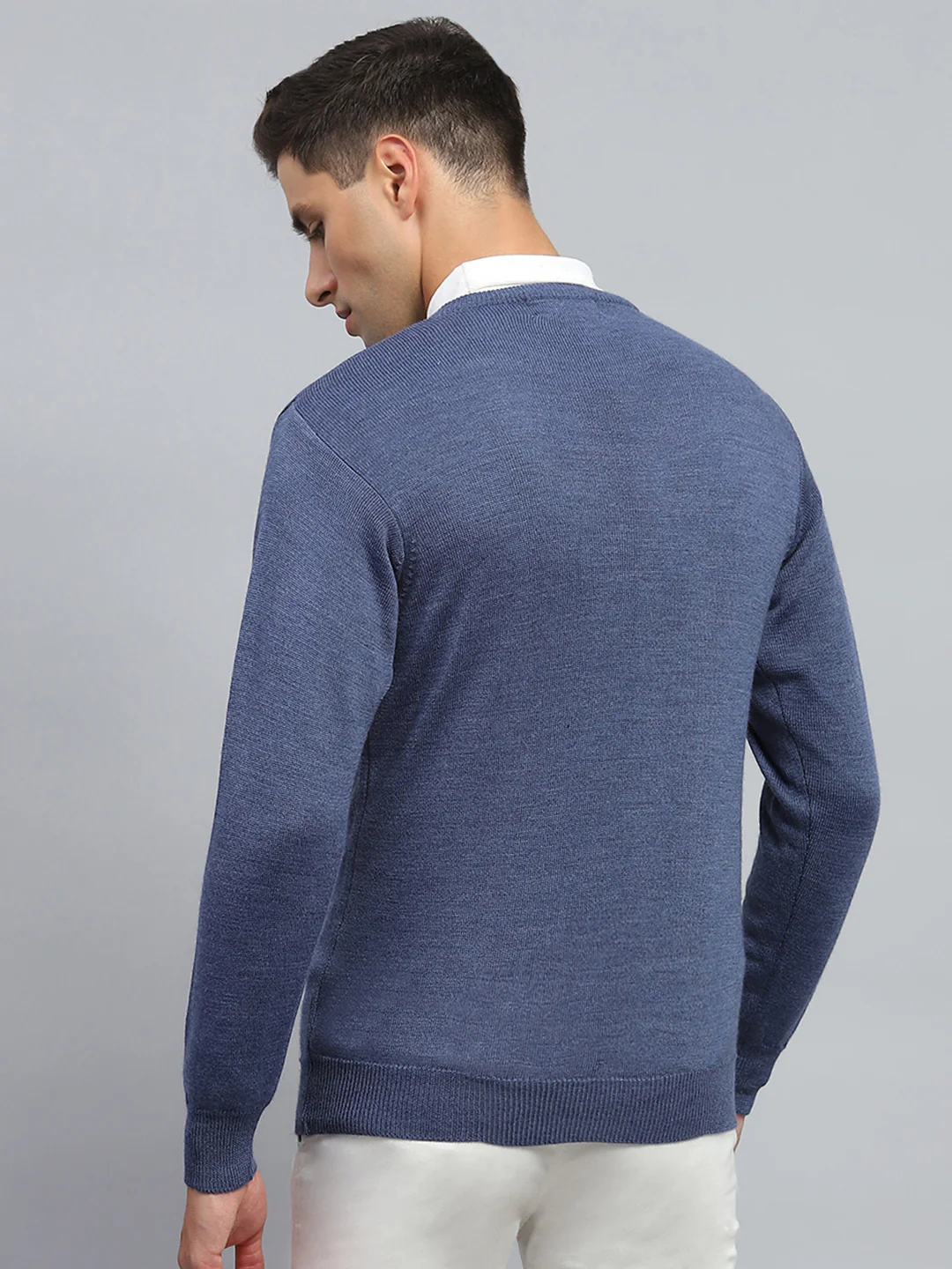 Men Blue Solid V Neck Full Sleeve Pullover - Image 5