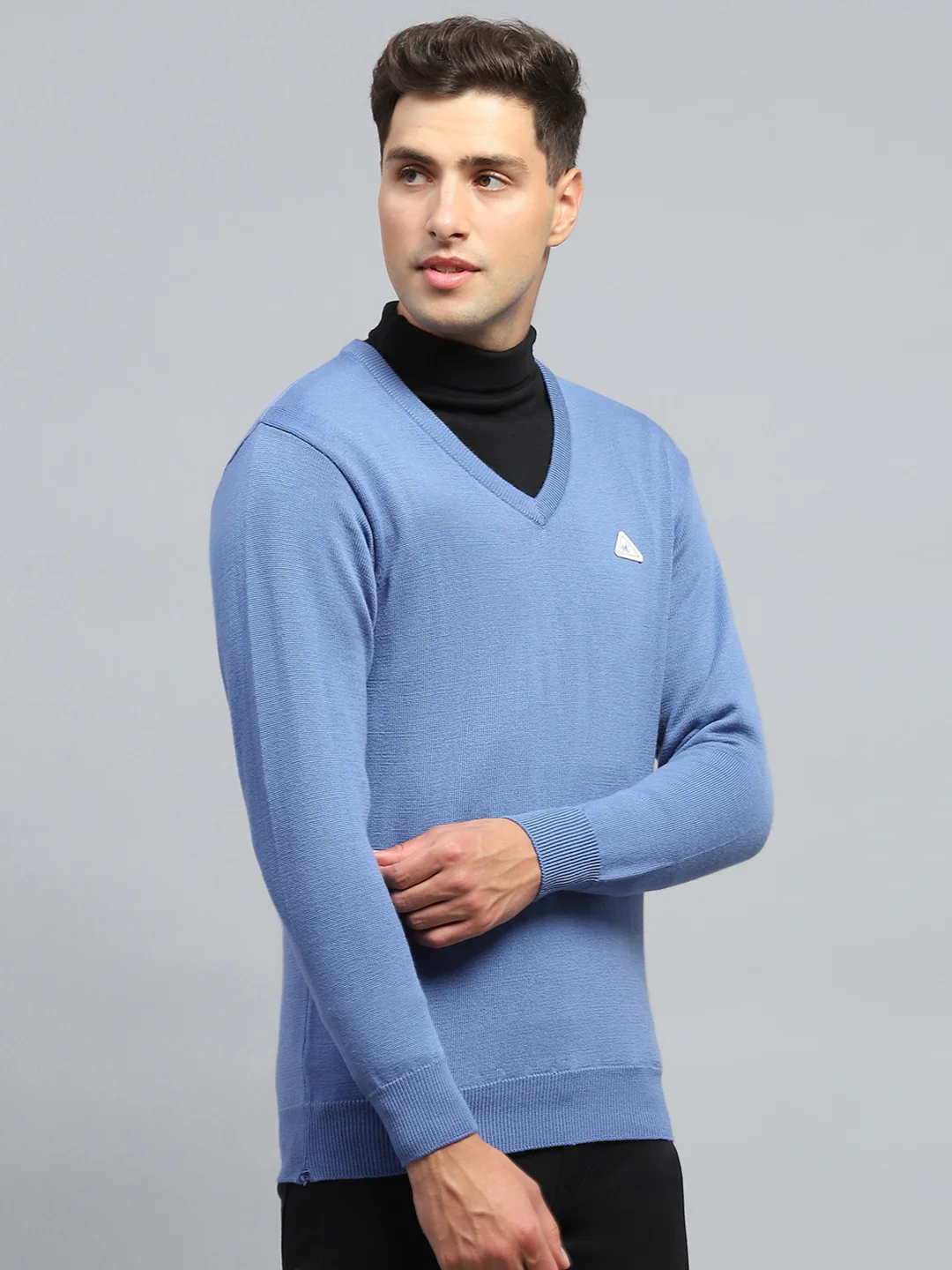 Men Blue Solid V Neck Full Sleeve Pullover - Image 4