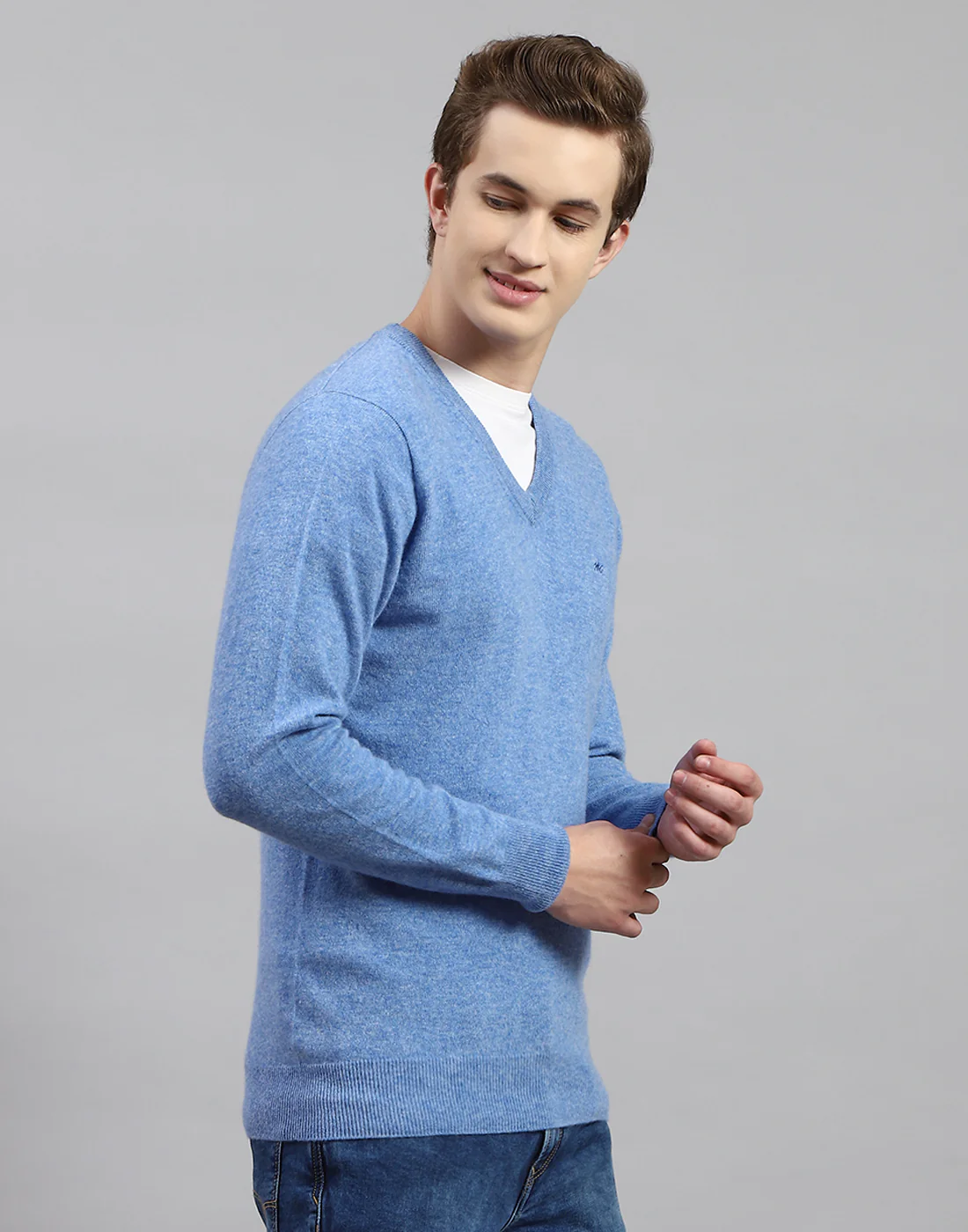 Men Blue Solid V Neck Full Sleeve Pullover - Image 4