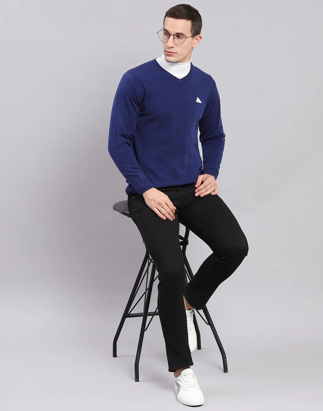 Men Blue Solid V Neck Full Sleeve Pullover - Image 6