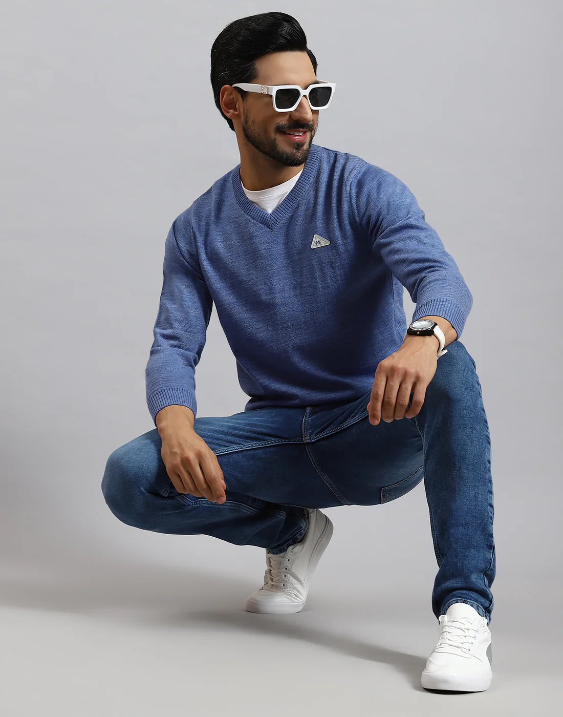 Men Blue Solid V Neck Full Sleeve Pullover - Image 2