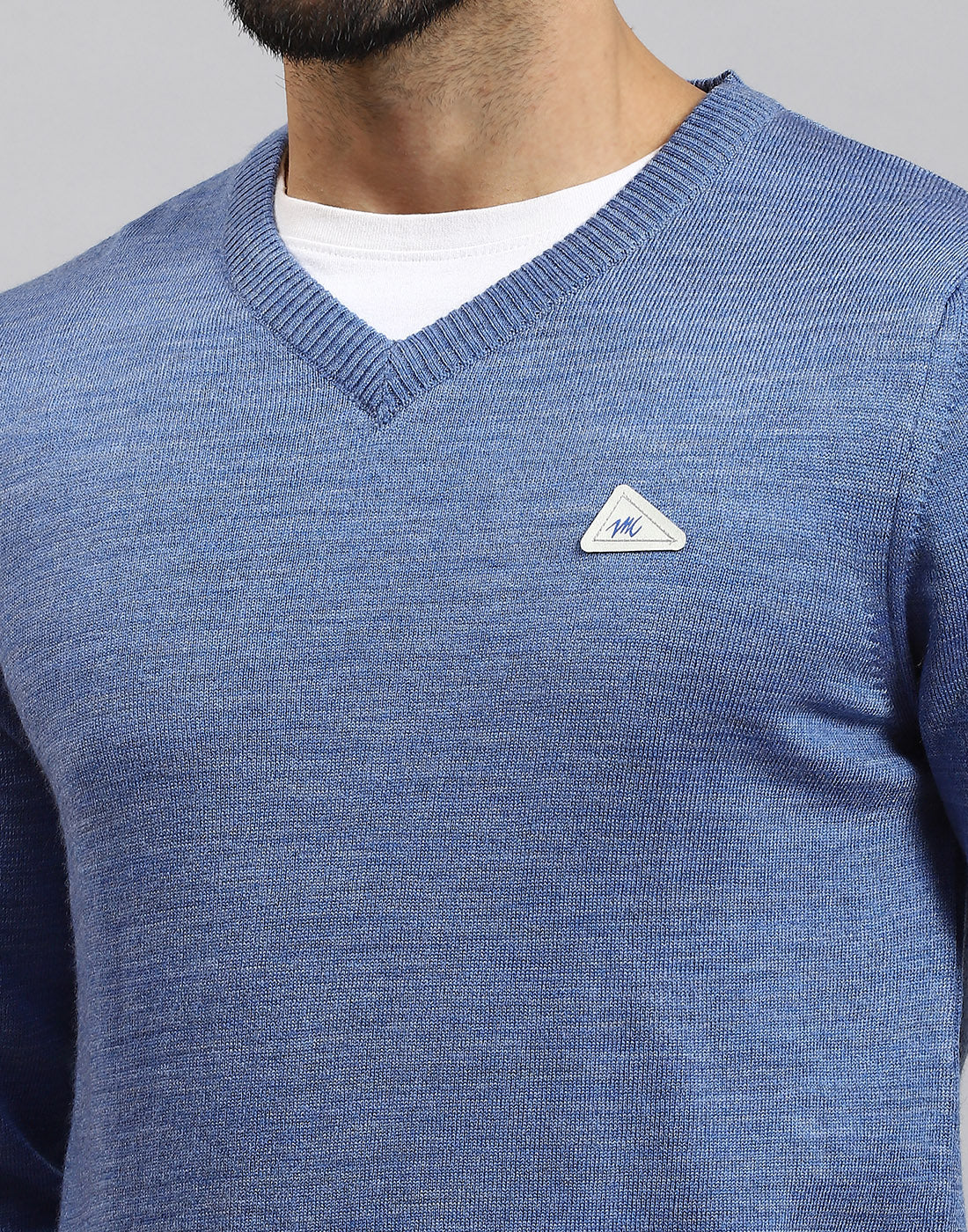 Men Blue Solid V Neck Full Sleeve Pullover - Image 6
