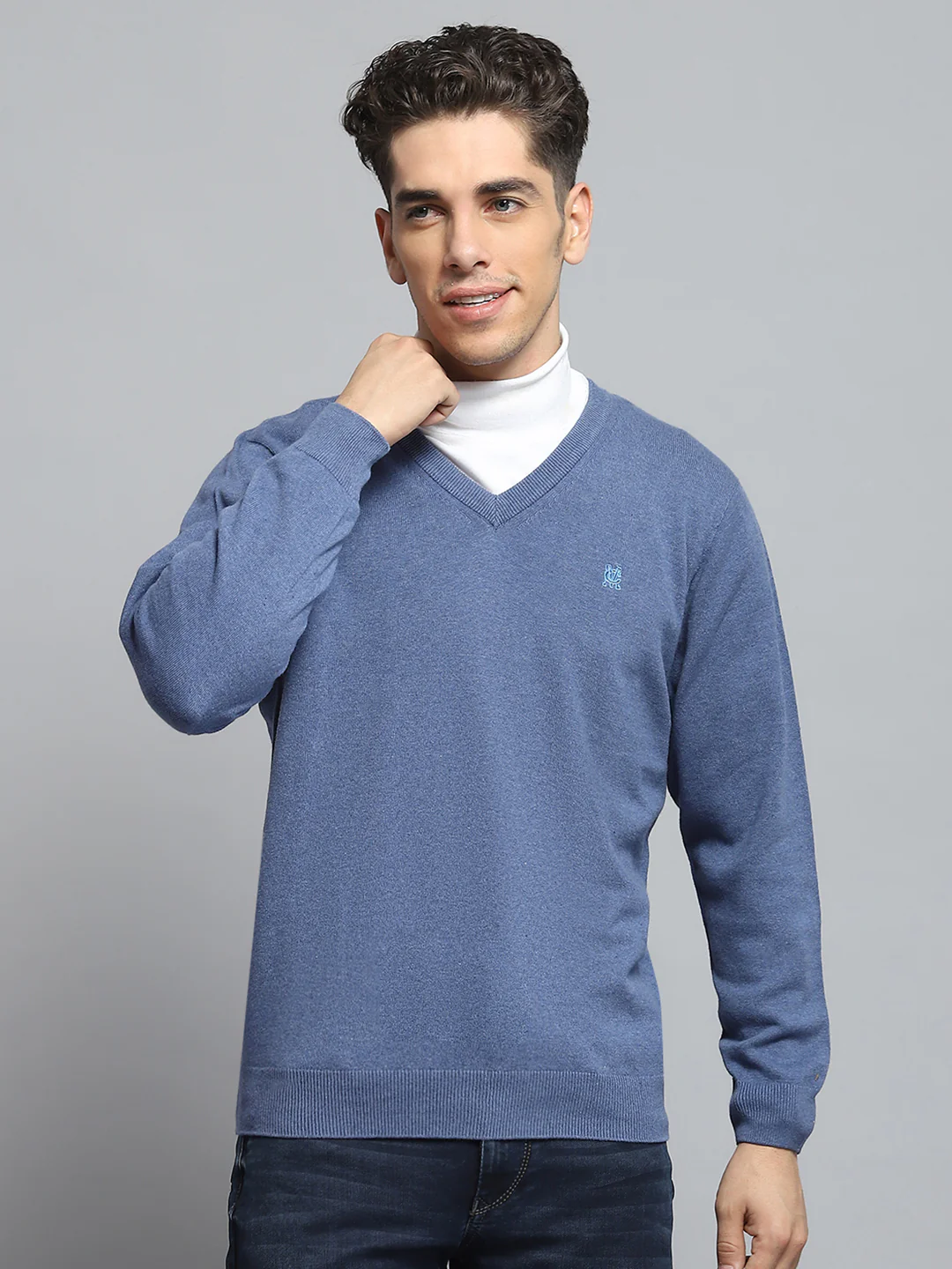 Men Blue Solid V Neck Full Sleeve Pullover