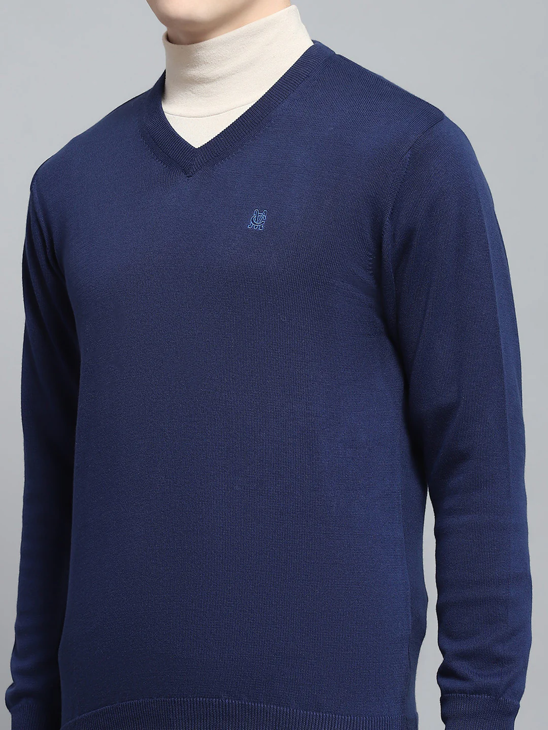Men Blue Solid V Neck Full Sleeve Pullover - Image 6