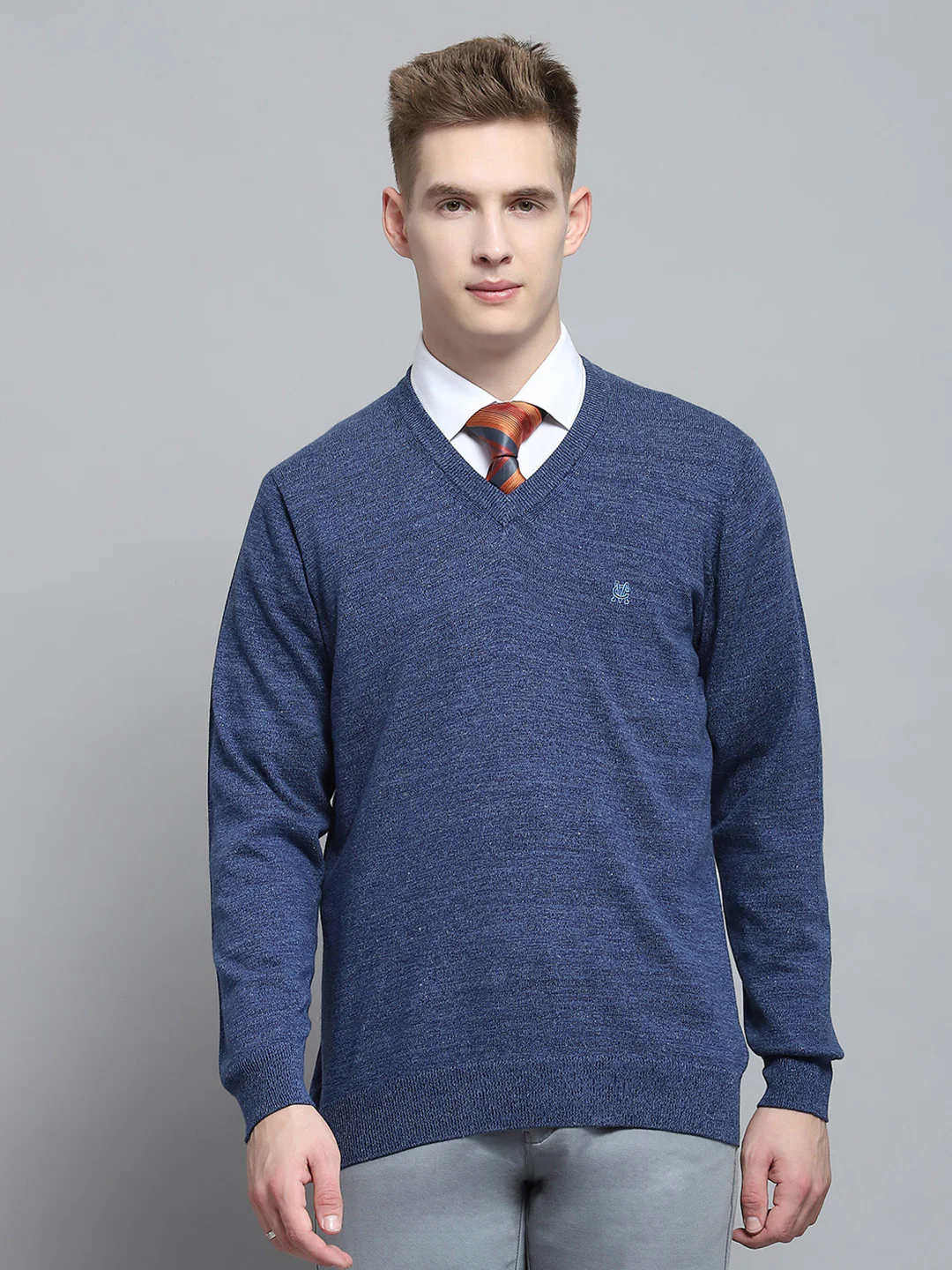 Men Blue Solid V Neck Full Sleeve Pullover