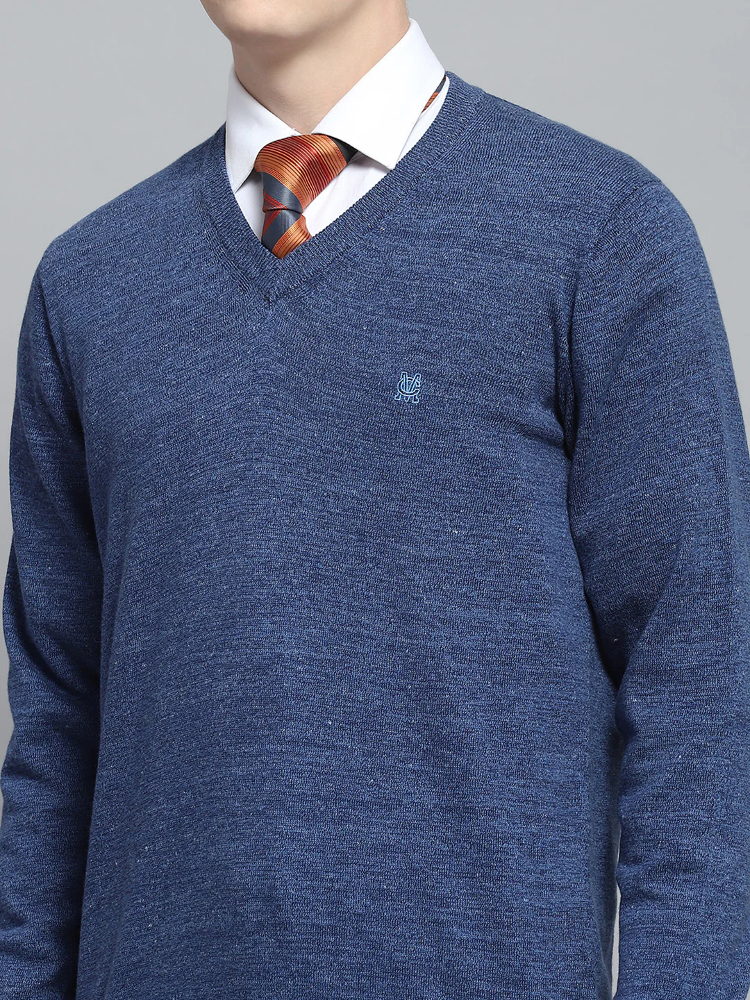 Men Blue Solid V Neck Full Sleeve Pullover - Image 6