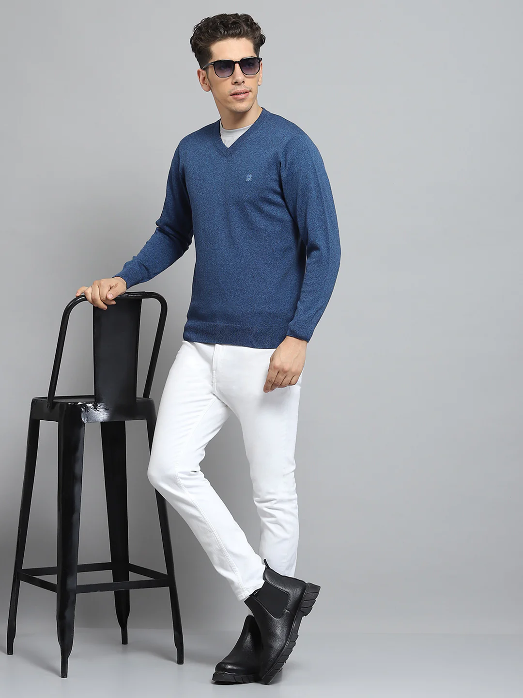 Men Blue Solid V Neck Full Sleeve Pullover - Image 2