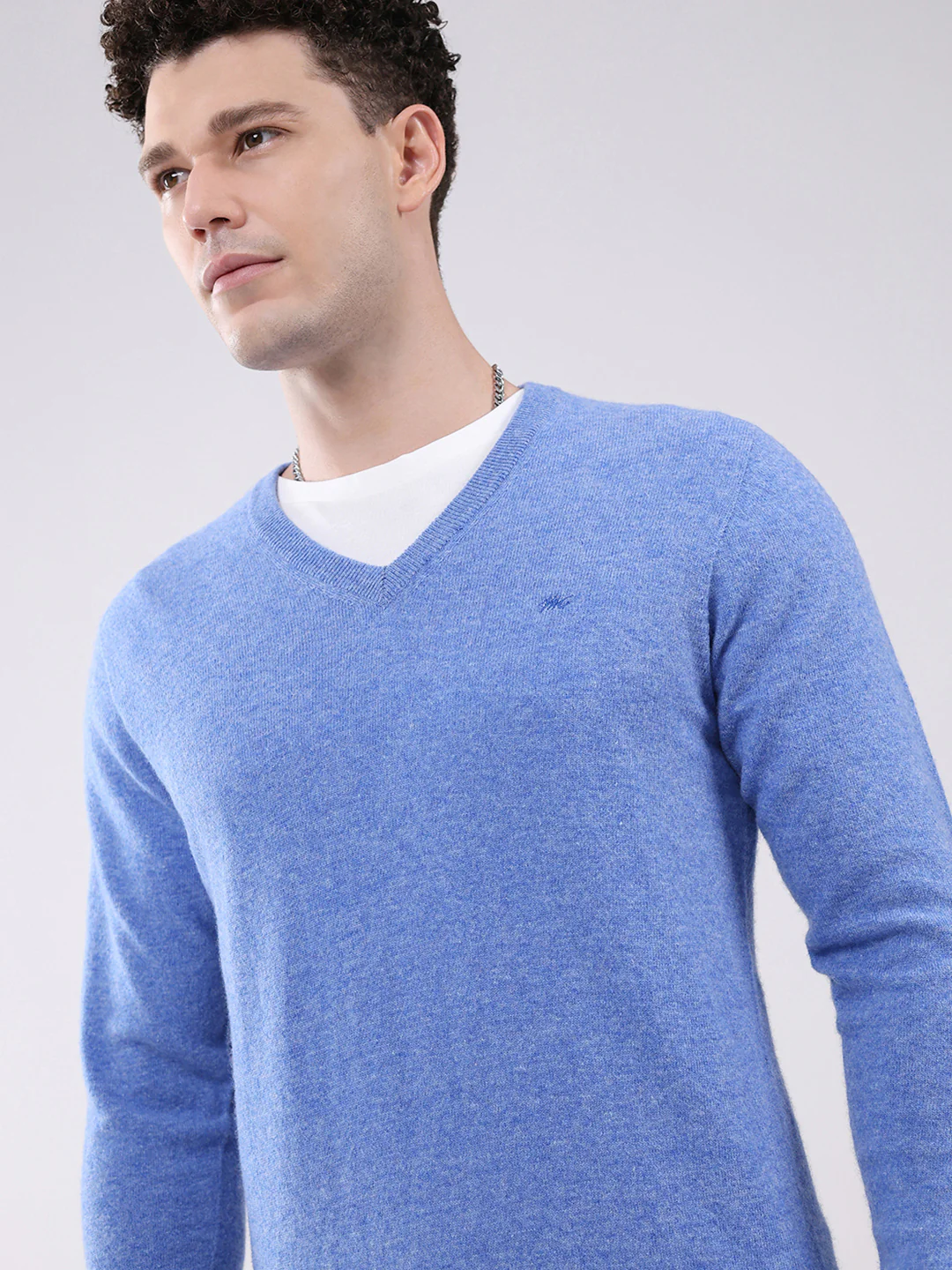 Men Blue Solid V Neck Full Sleeve Pullover - Image 6