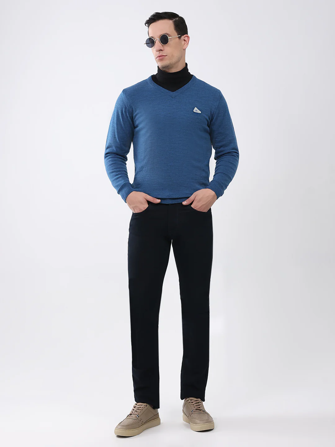 Men Blue Solid V Neck Full Sleeve Pullover - Image 2