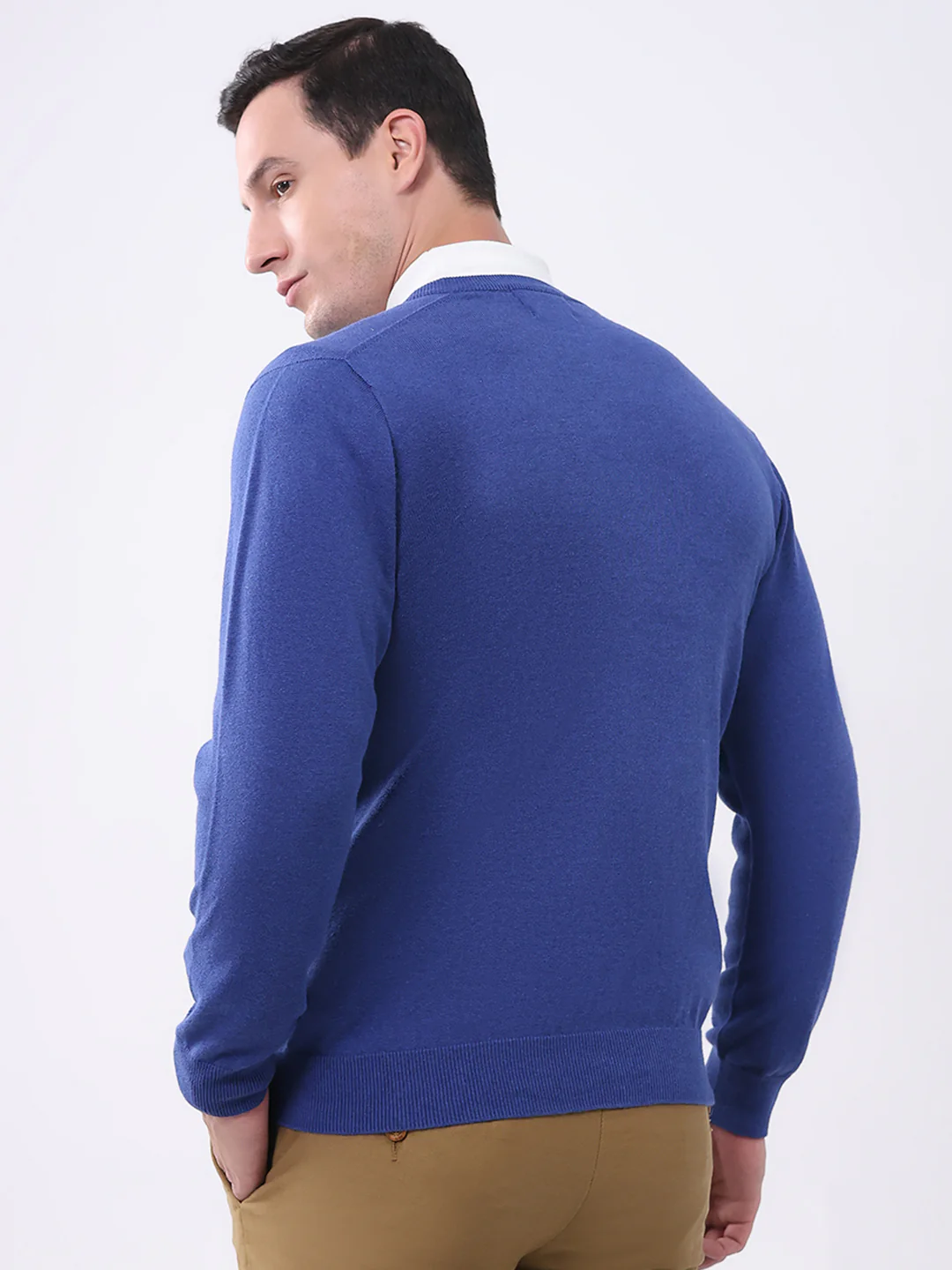 Men Blue Solid V Neck Full Sleeve Pullover - Image 5