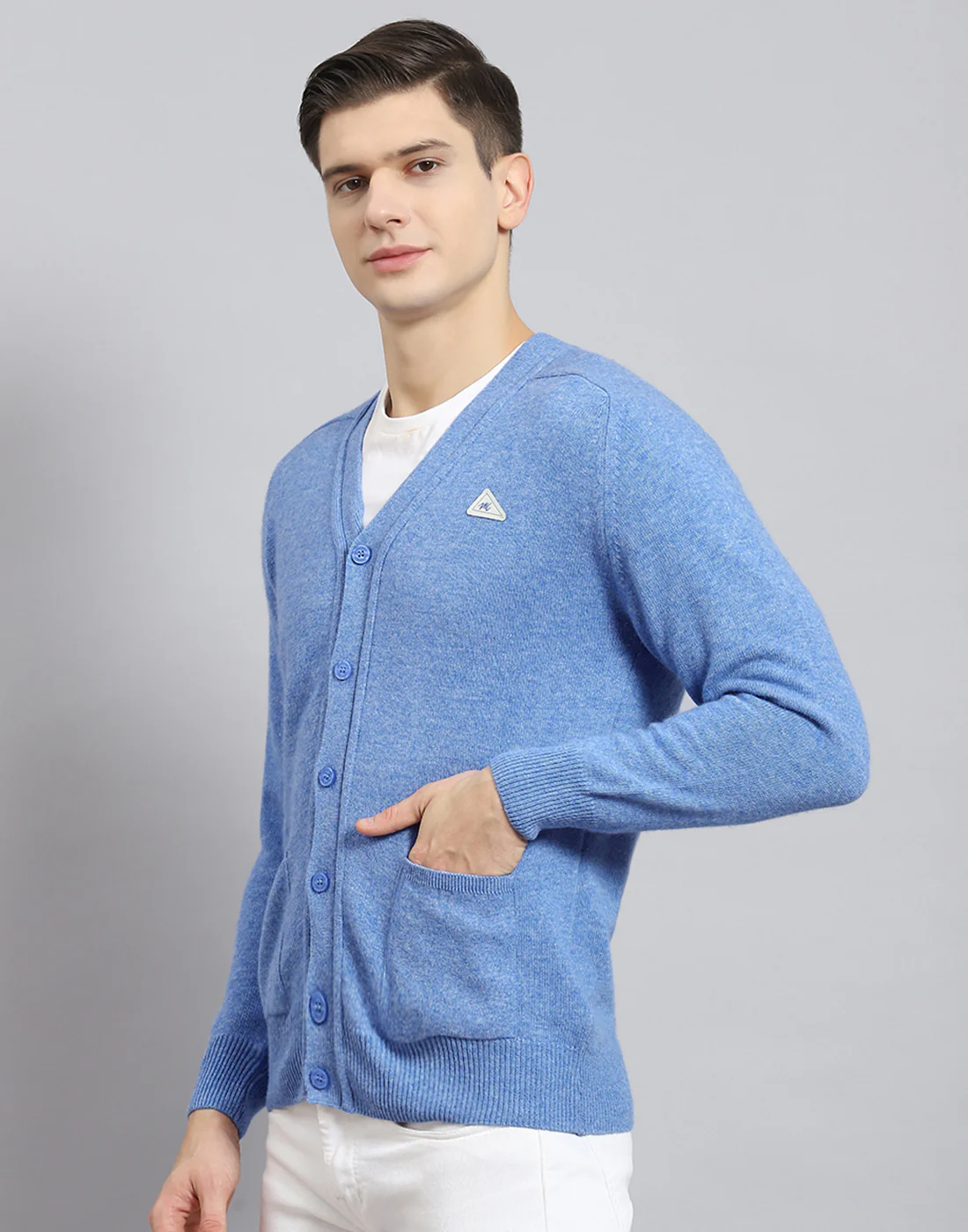 Men Blue Solid V Neck Full Sleeve Sweater - Image 4