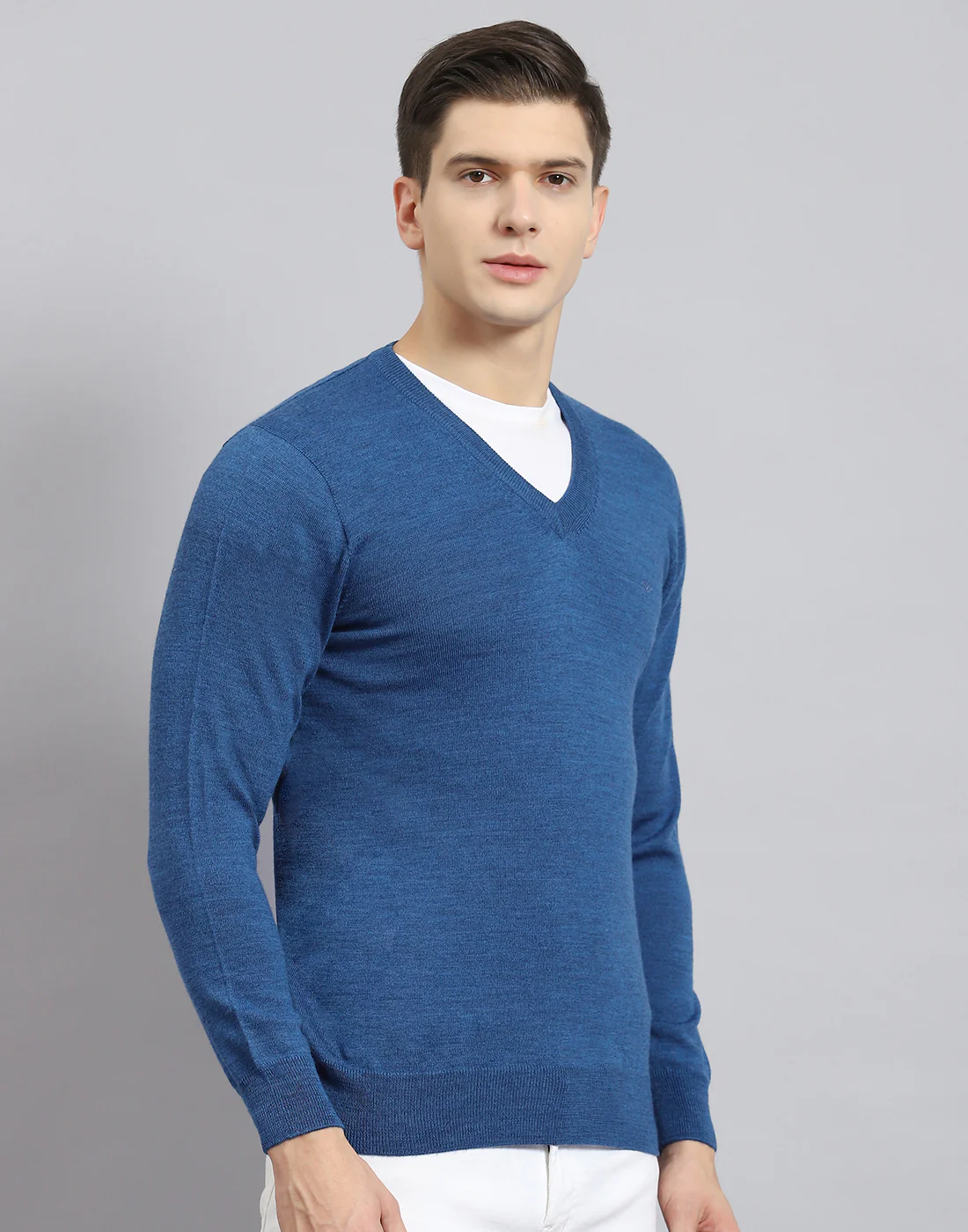 Men Blue Solid V Neck Full Sleeve Sweater - Image 6